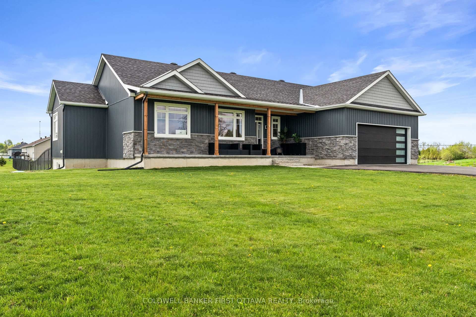 1027 MATHESON Drive photo 3
