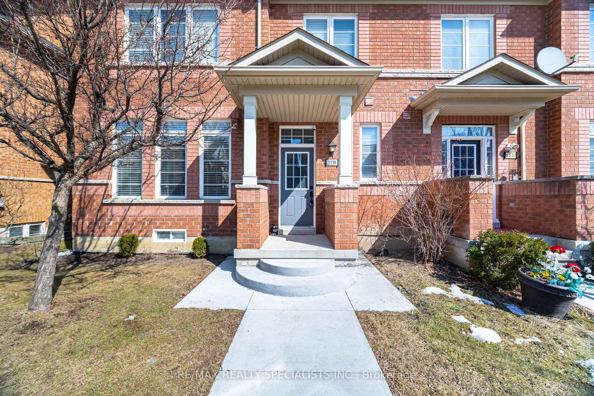 5539 Waterwind Crescent photo 2
