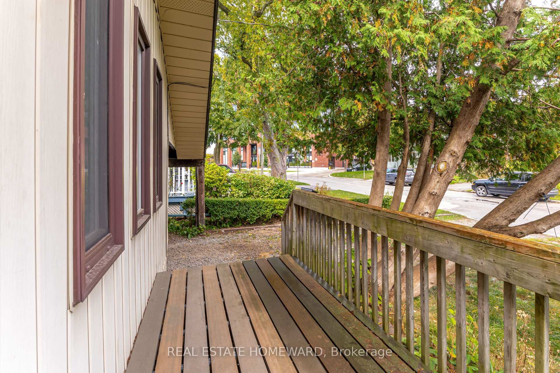 146 Gradwell Drive photo 4
