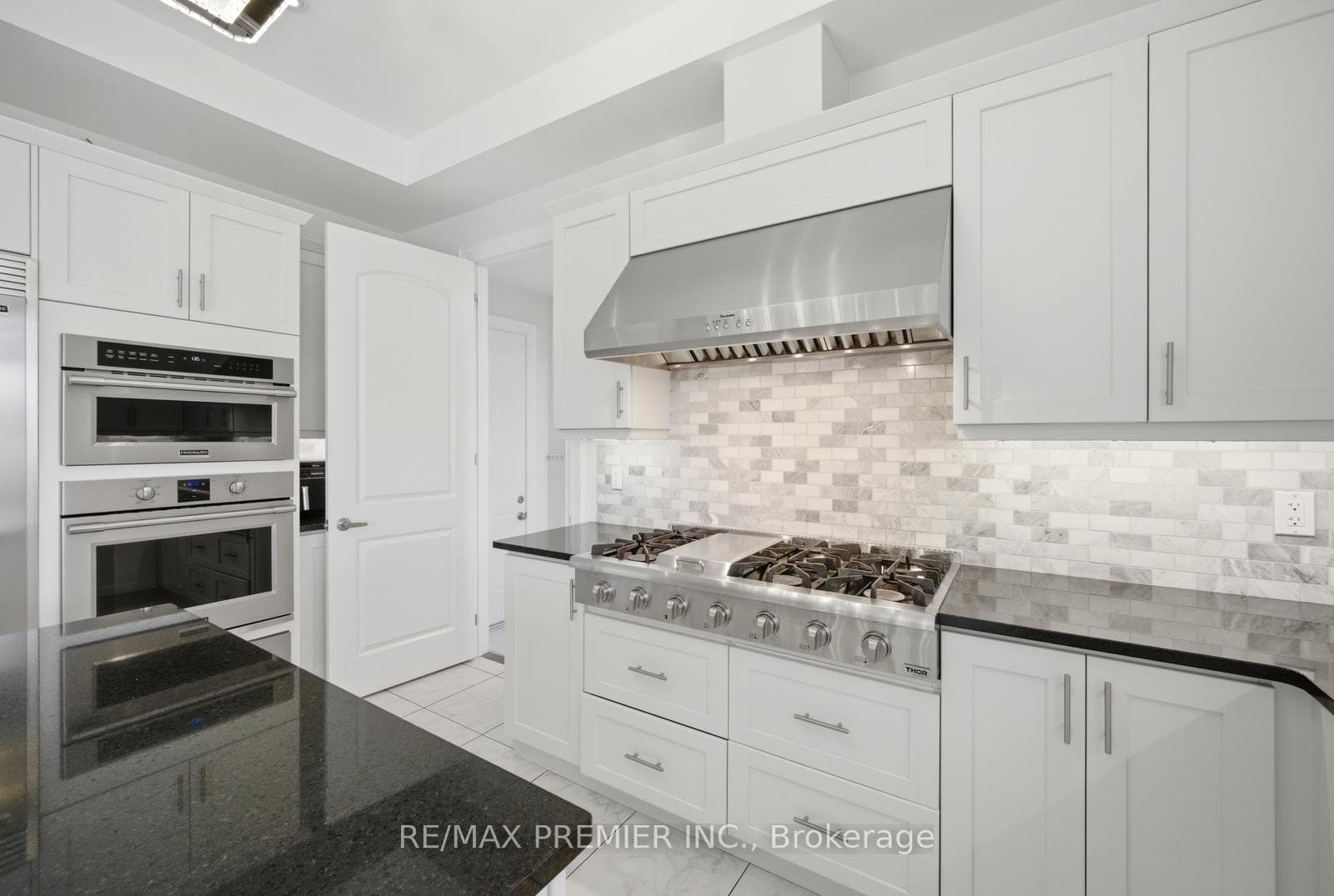 319 Torrey Pines Road photo 17