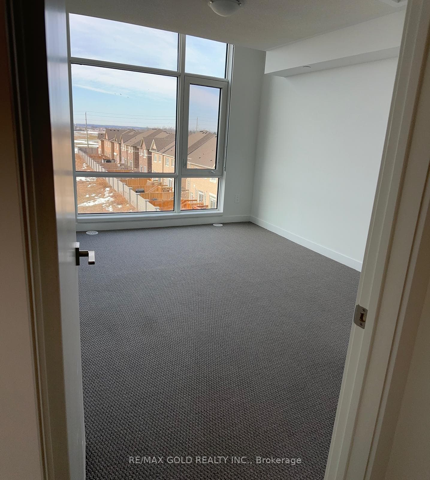 65 Romilly Avenue Unit 24 photo 4