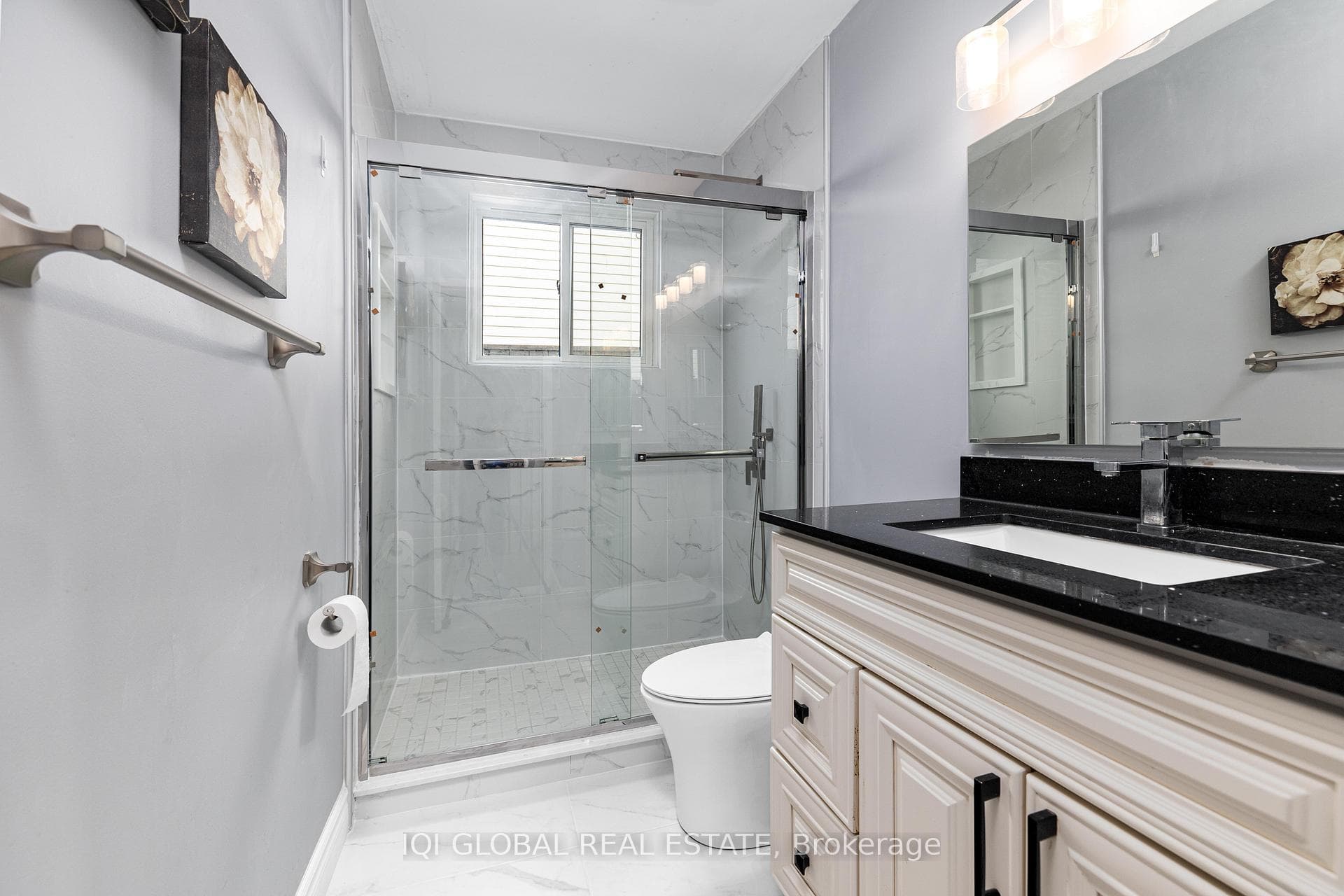 927 Elgin Street photo 11