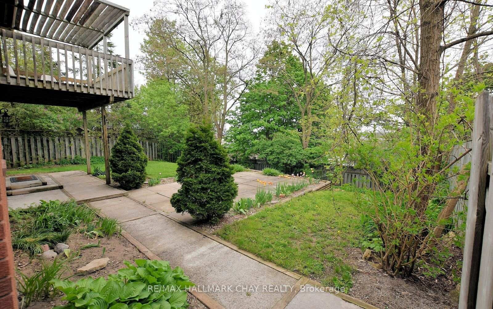 19 Broadfoot Road Unit Upper photo 12