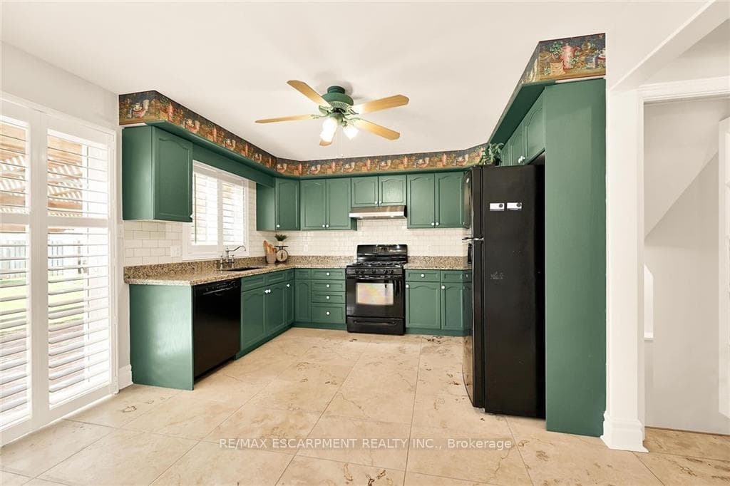 15 Caledonia Avenue photo 12