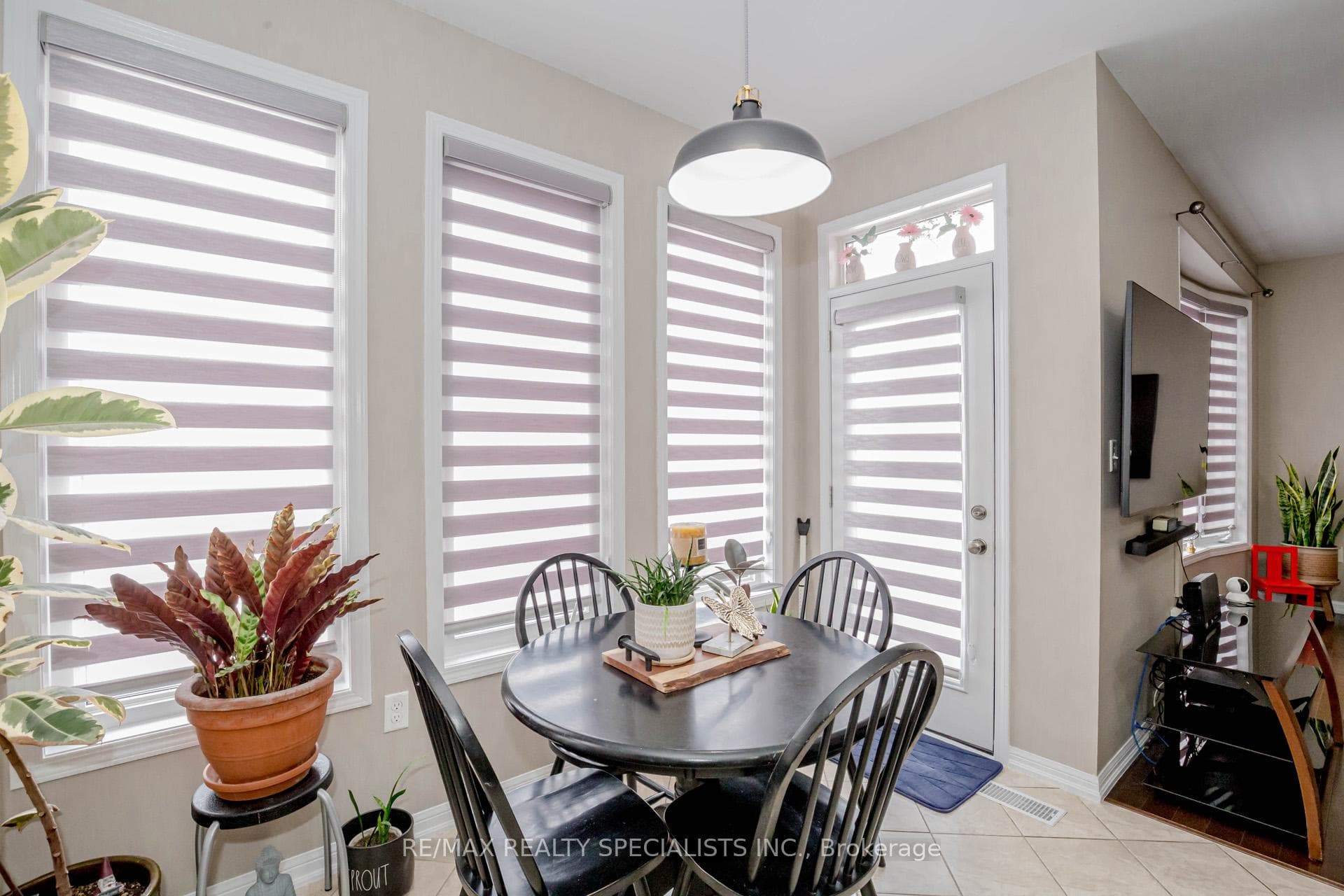 73 Holland Circle photo 15