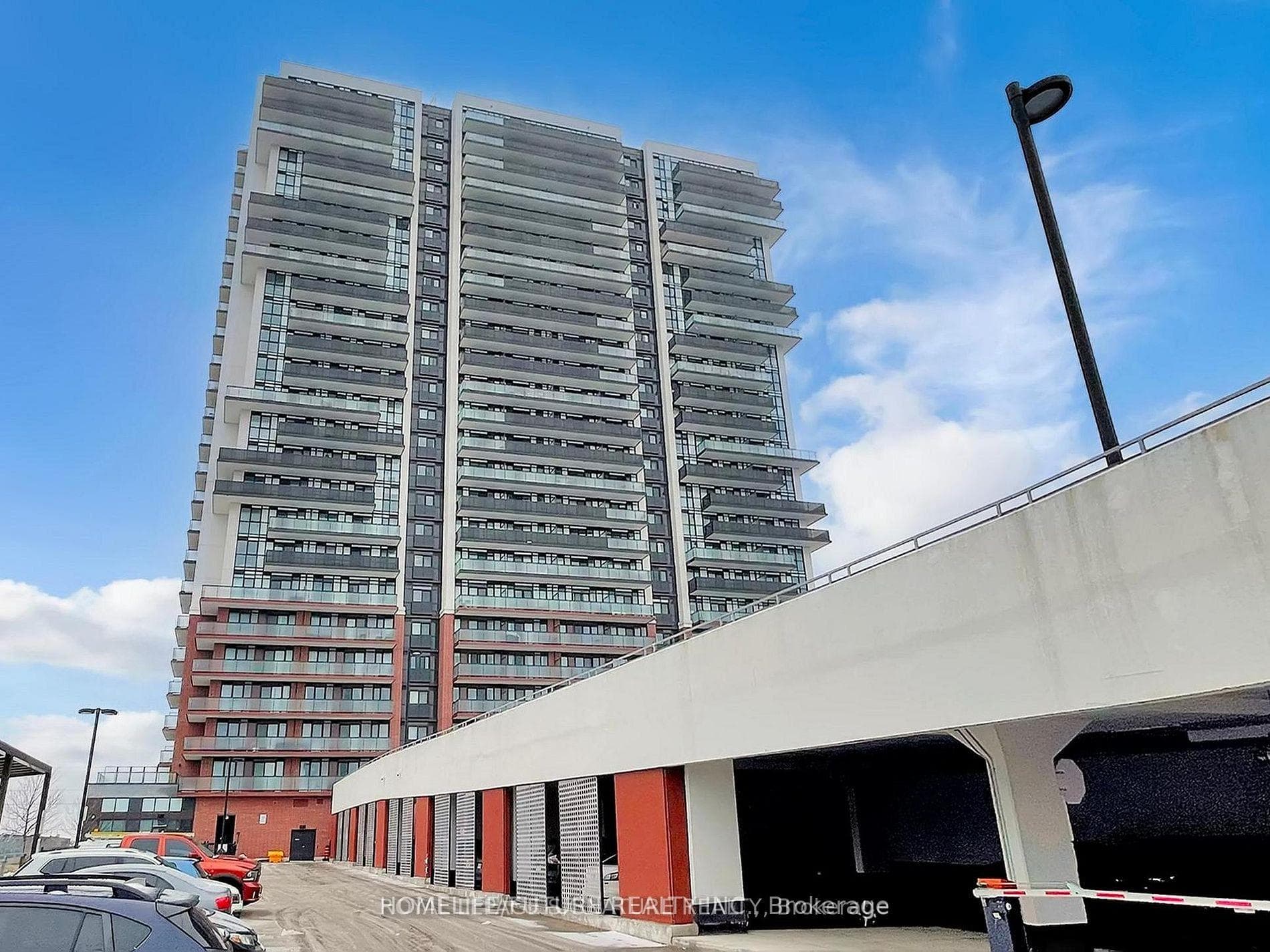 2550 Simcoe Street Unit 407 photo 2
