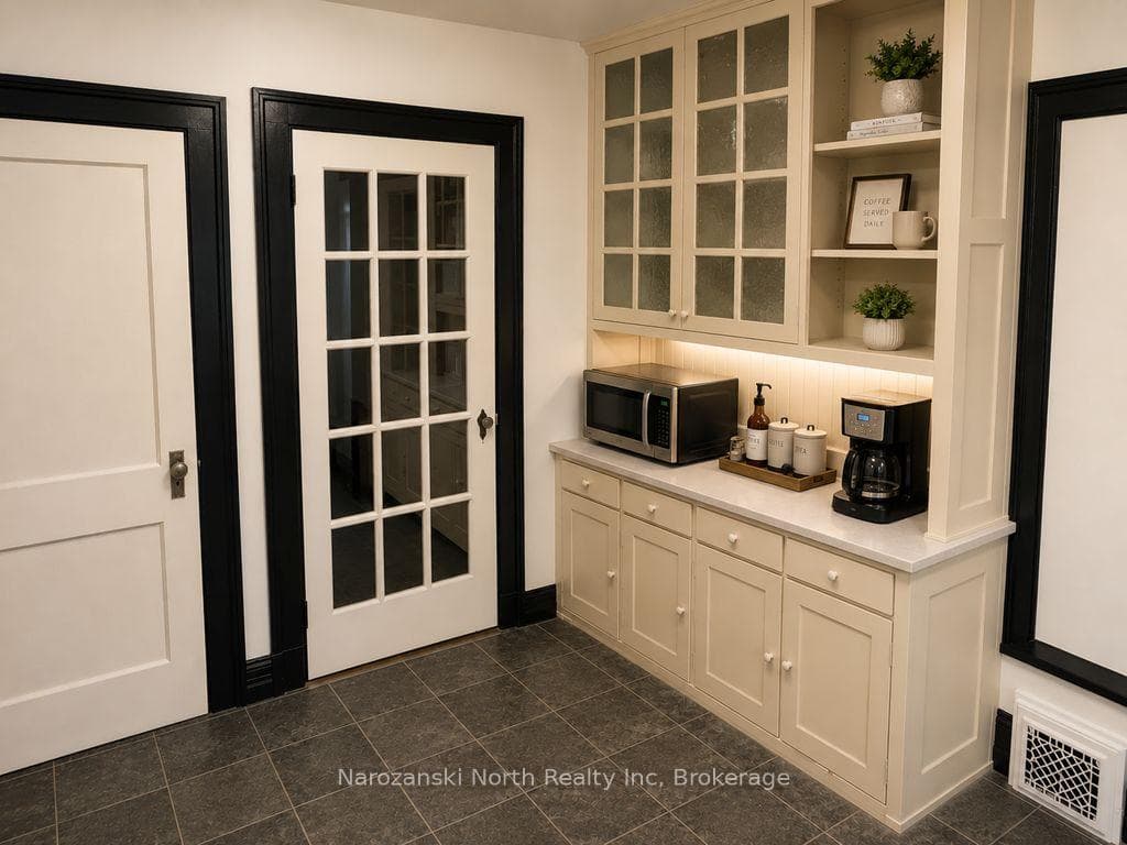 293 Elm Street photo 10