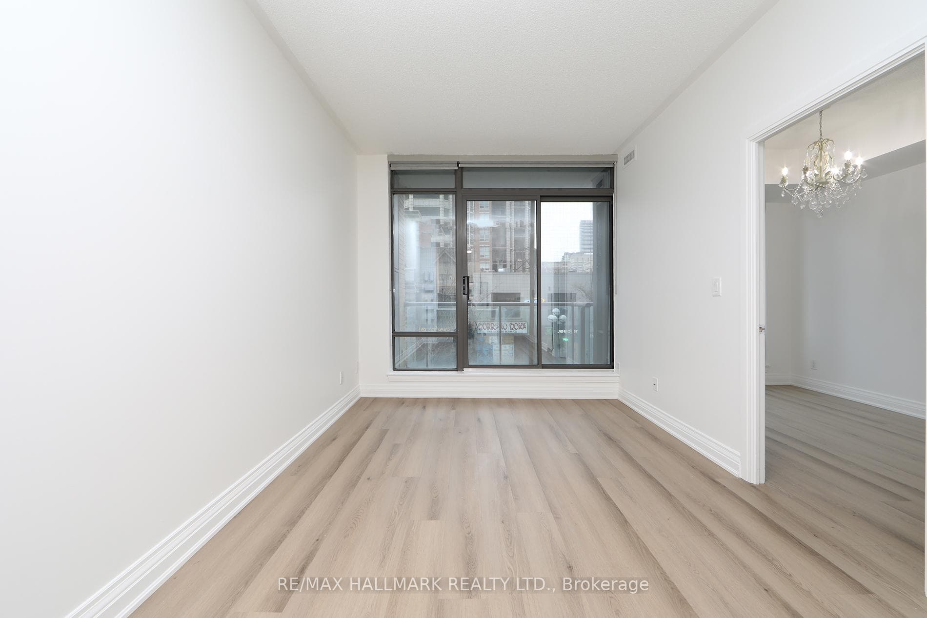 18 Yorkville Avenue Unit 214 photo 16