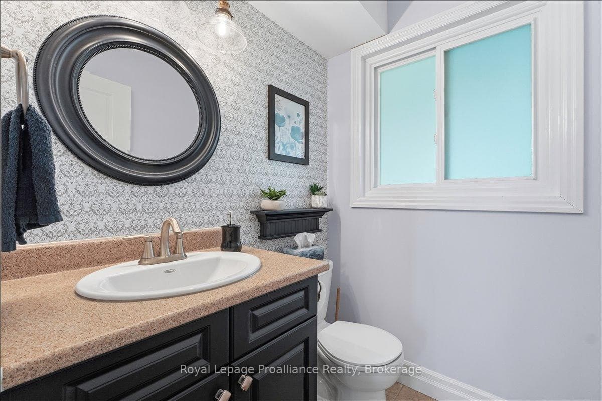 229 Henry Street photo 16