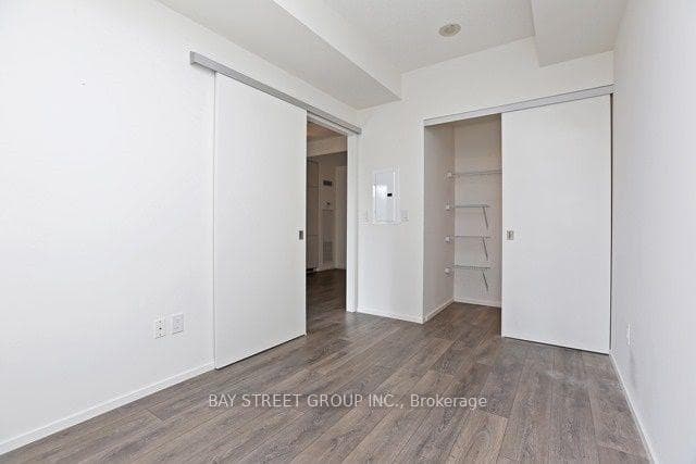 159 Dundas Street Unit 1003 photo 3