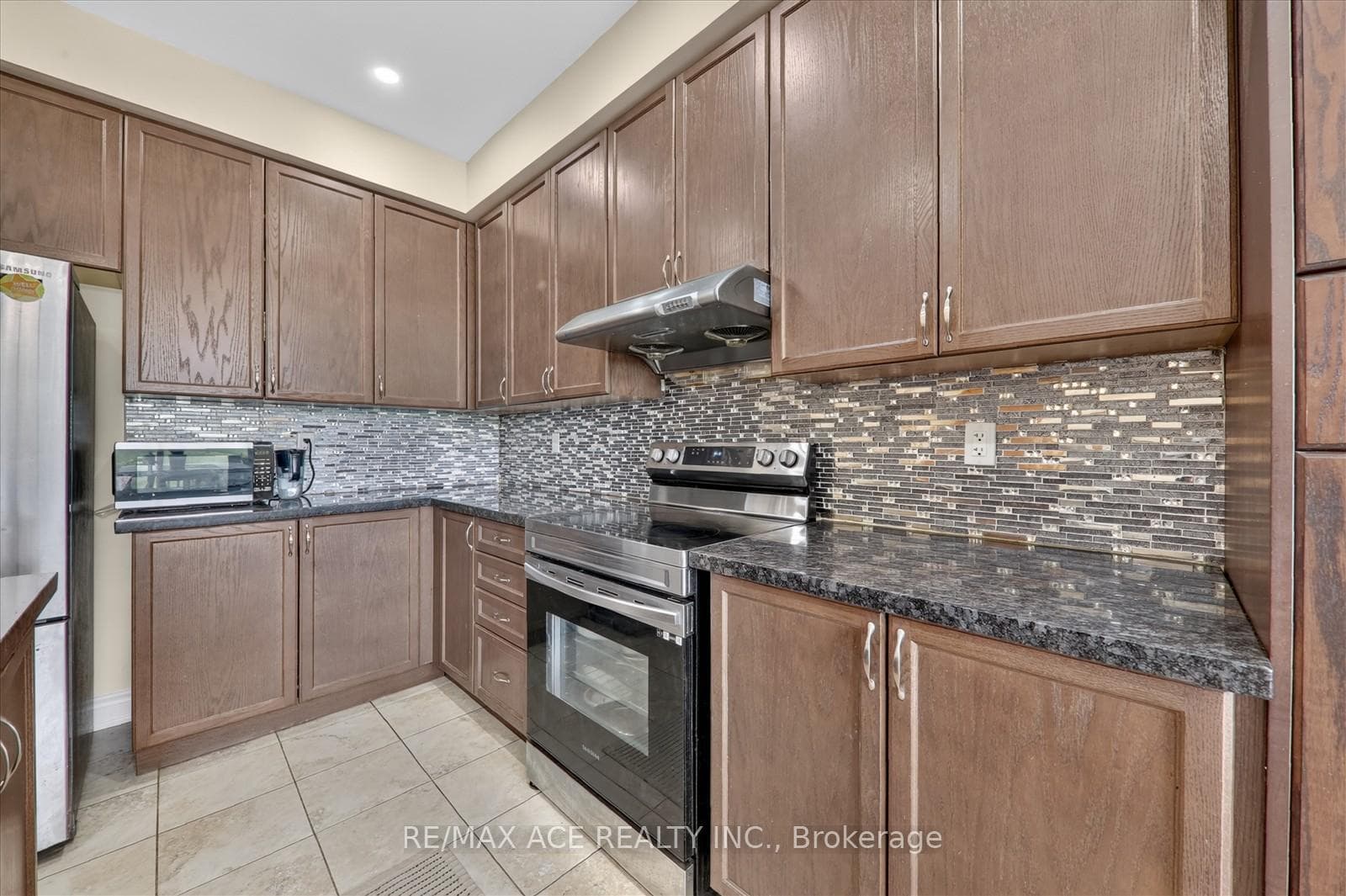 28 Hurst Drive photo 11