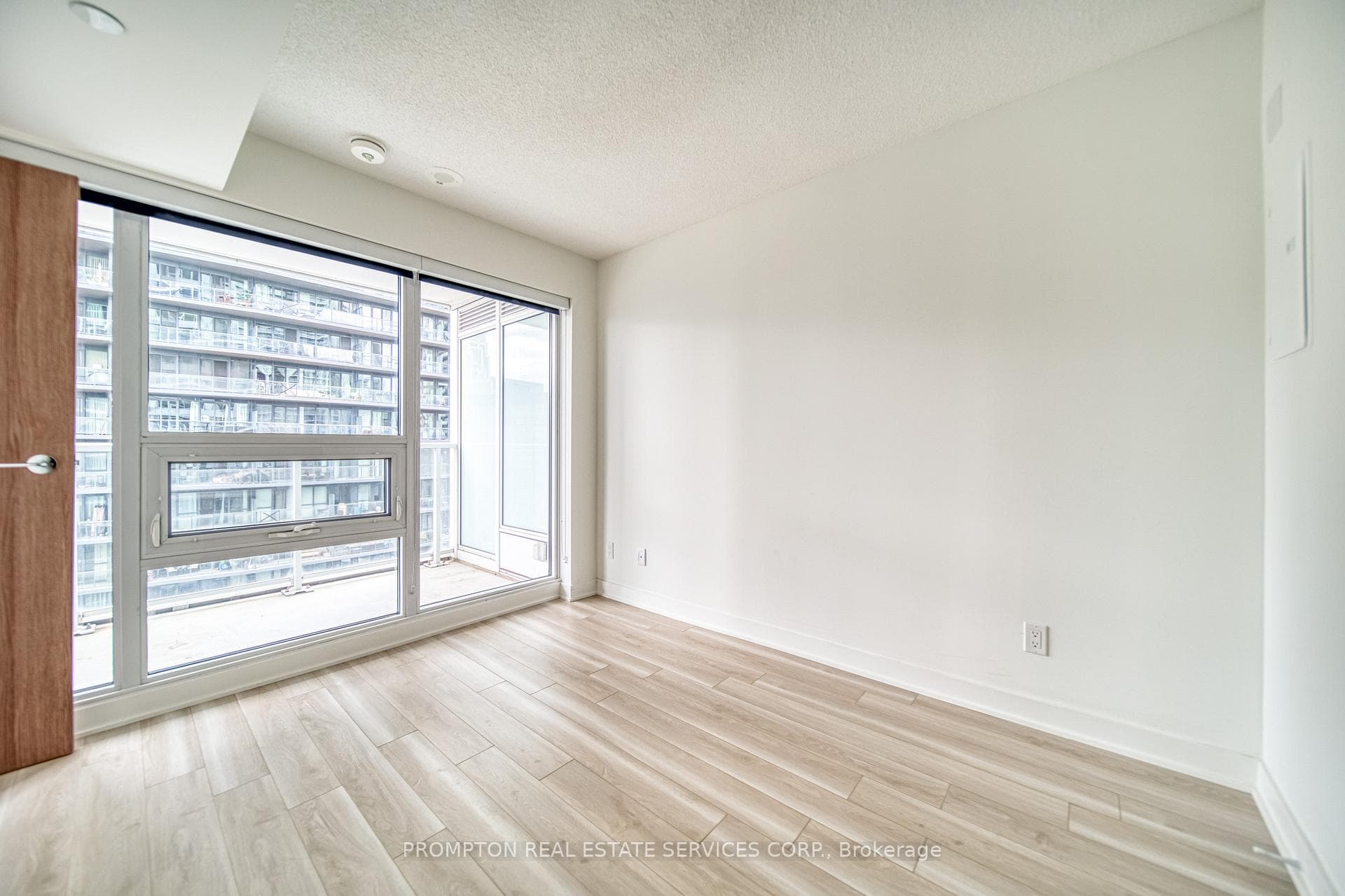 19 Bathurst Street Unit 1002 photo 13