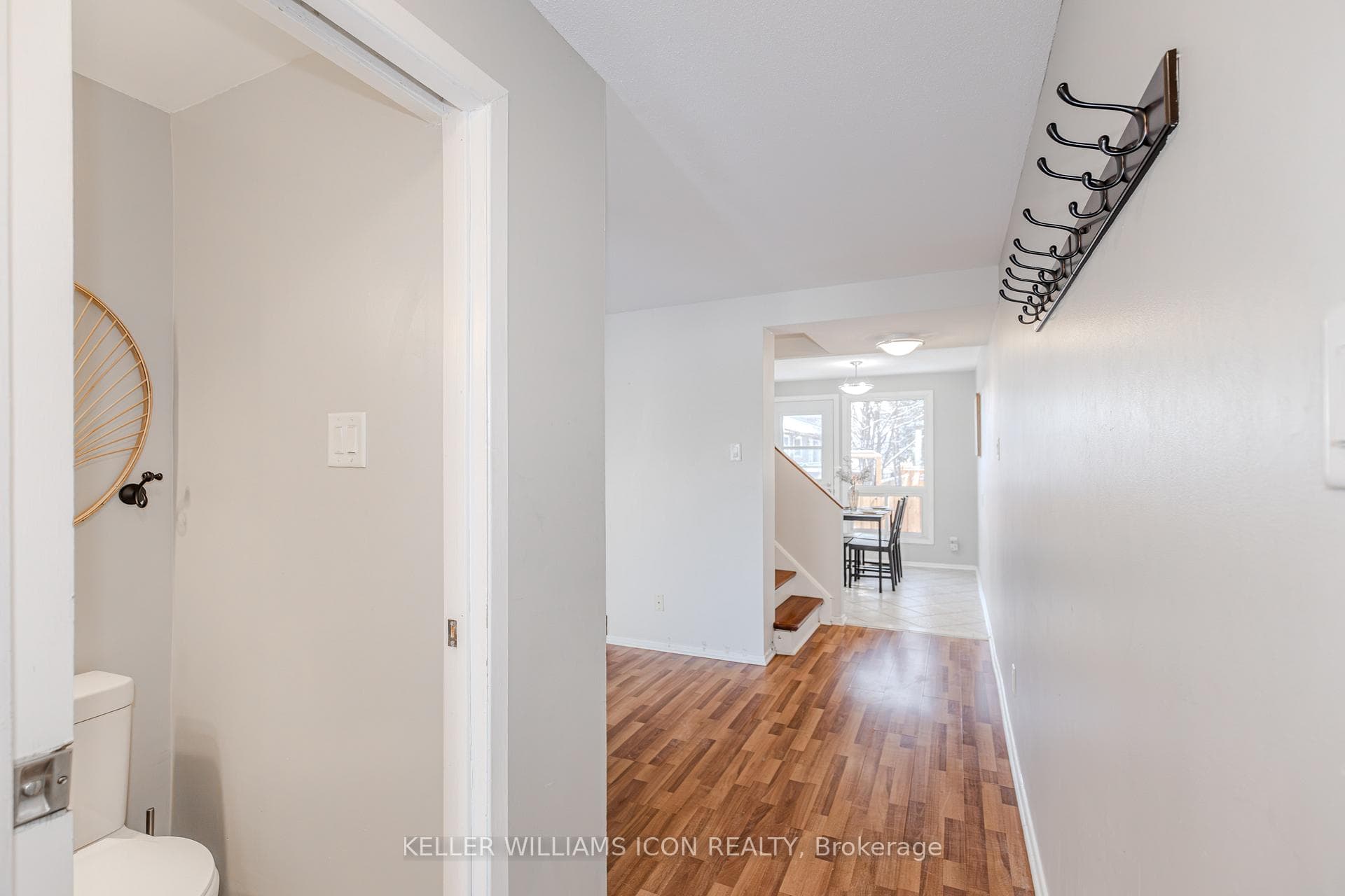 380 Woodfield Drive photo 5