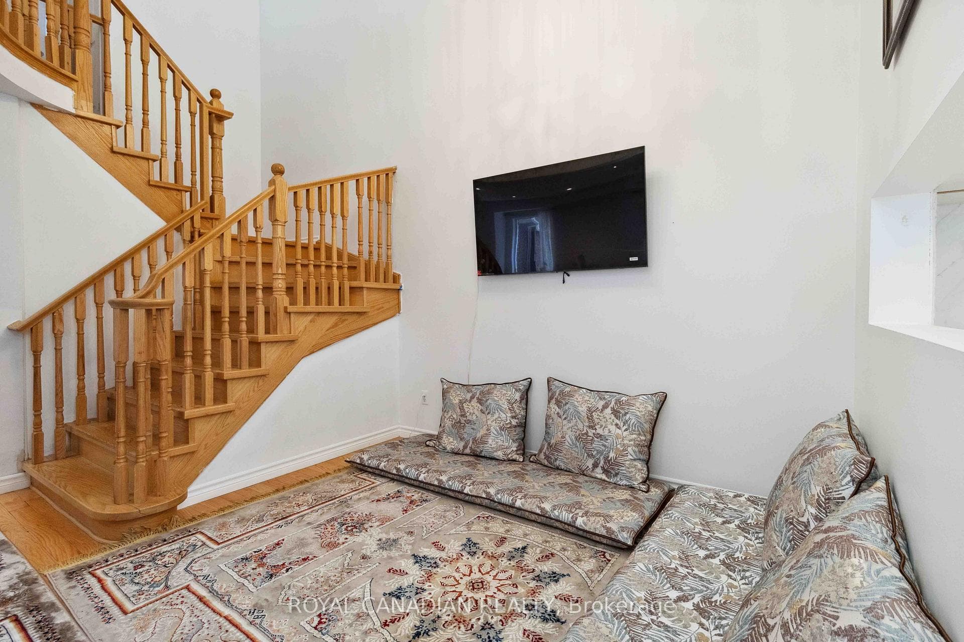1230 Prestonwood Crescent photo 10