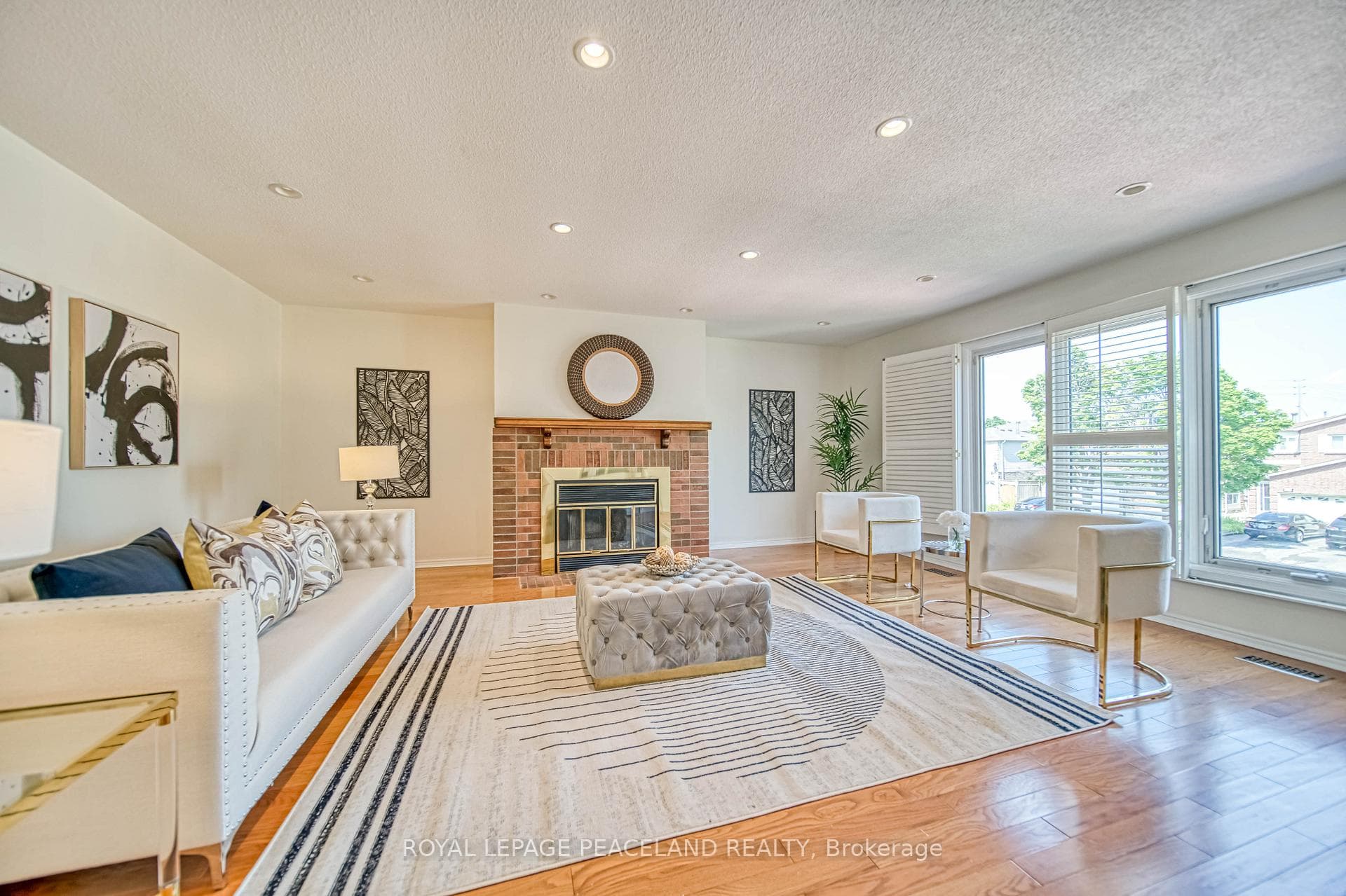 658 Thamesford Terrace photo 4