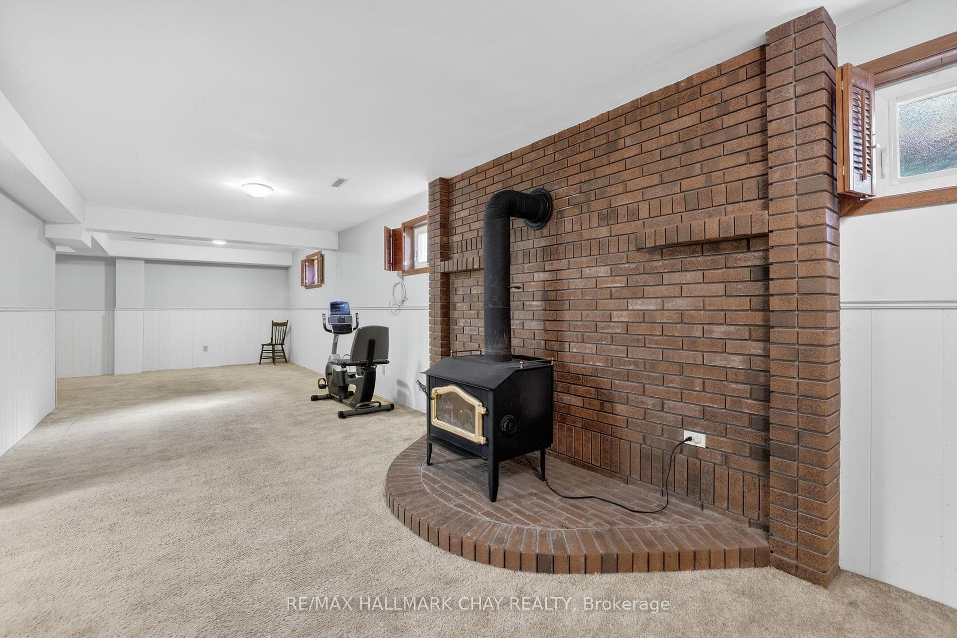 45 Beamsville Drive photo 36