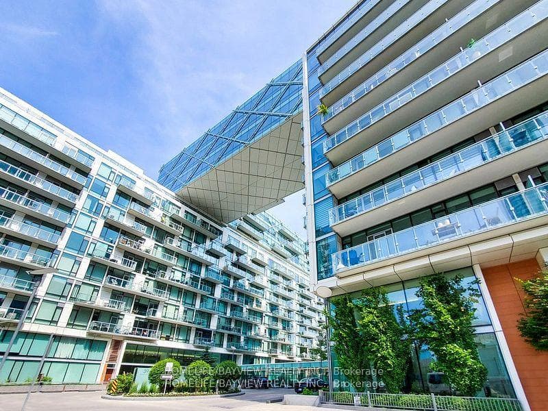 39 Queens Quay Unit 924 photo 1