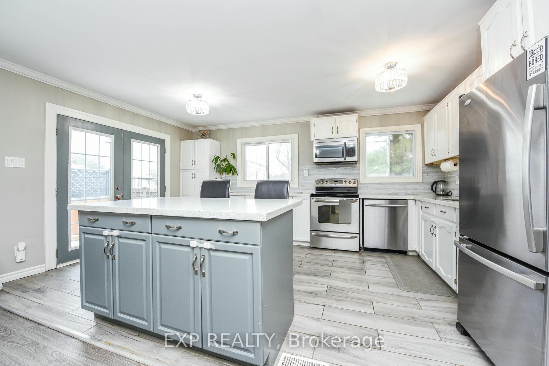 27 Huntington Court photo 1
