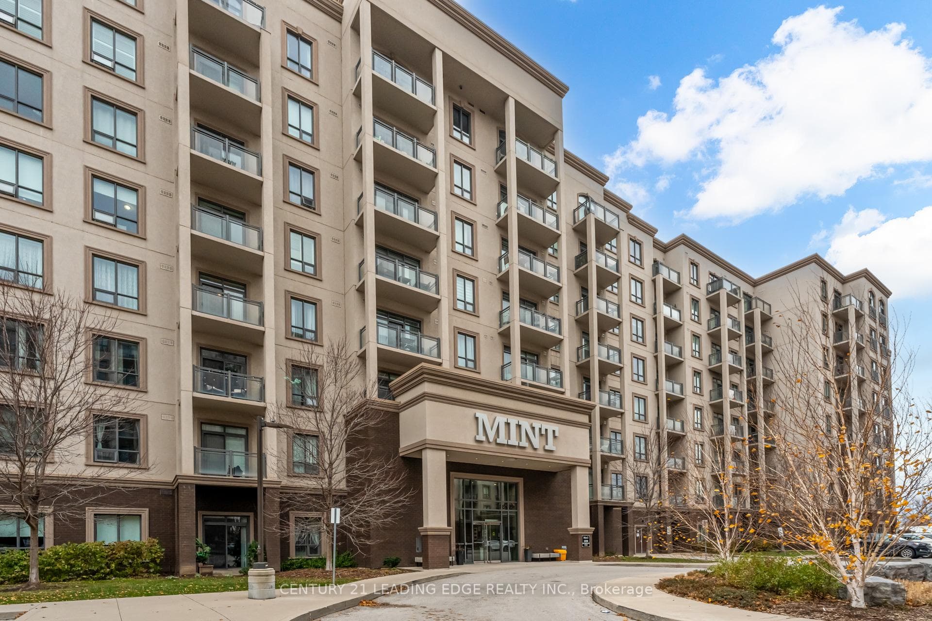 2490 Old Bronte Road Unit 310 photo 2