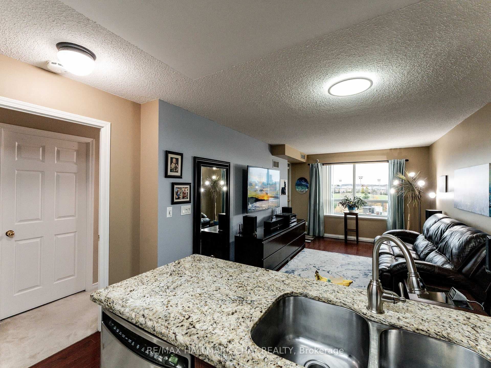 11 Oneida Crescent Unit 406 photo 17