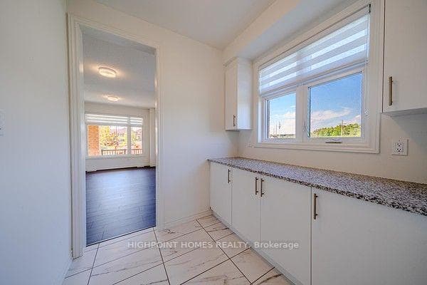 512 Trevor Street photo 17