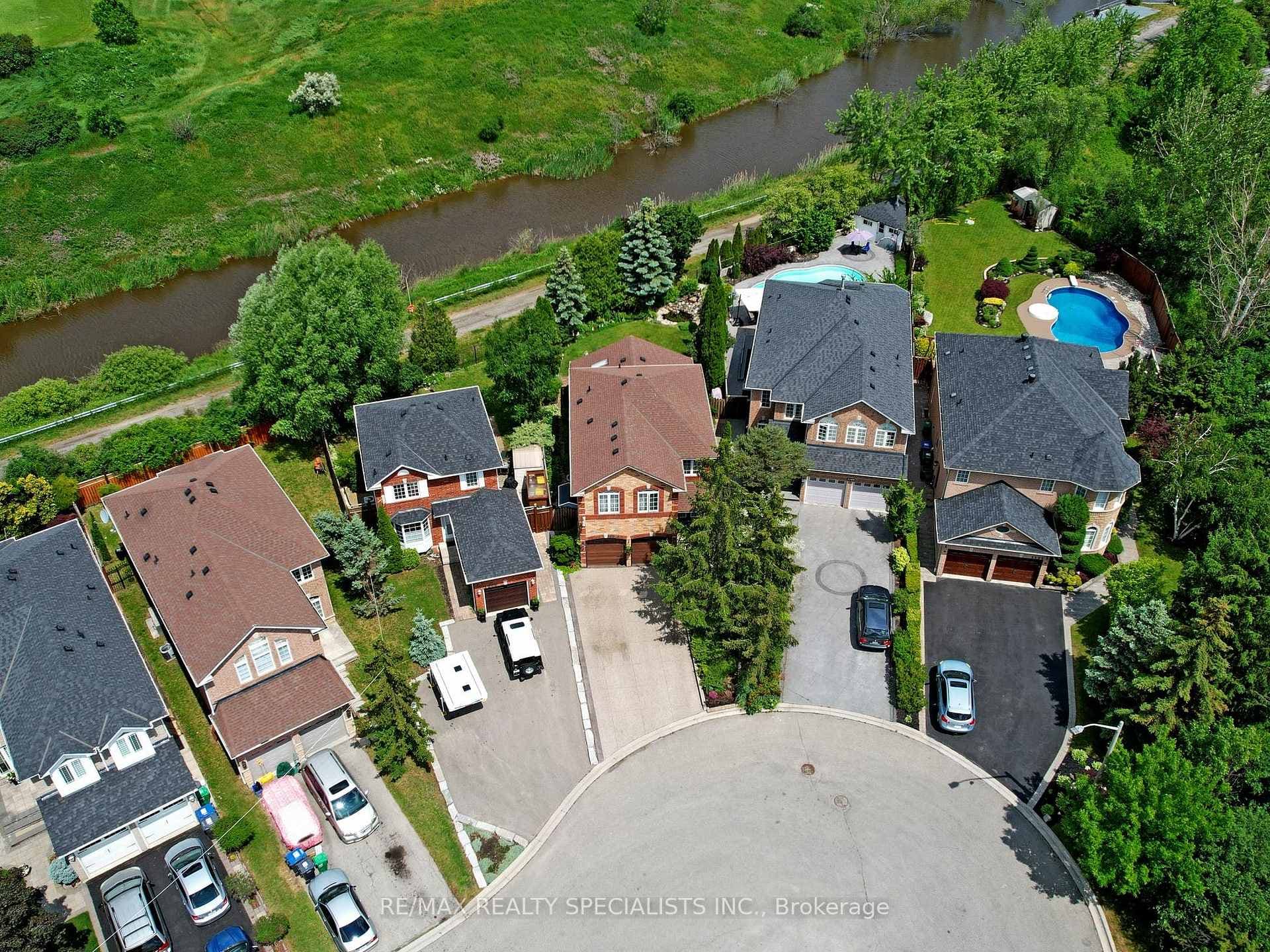 1169 Barnswallow Court photo 1