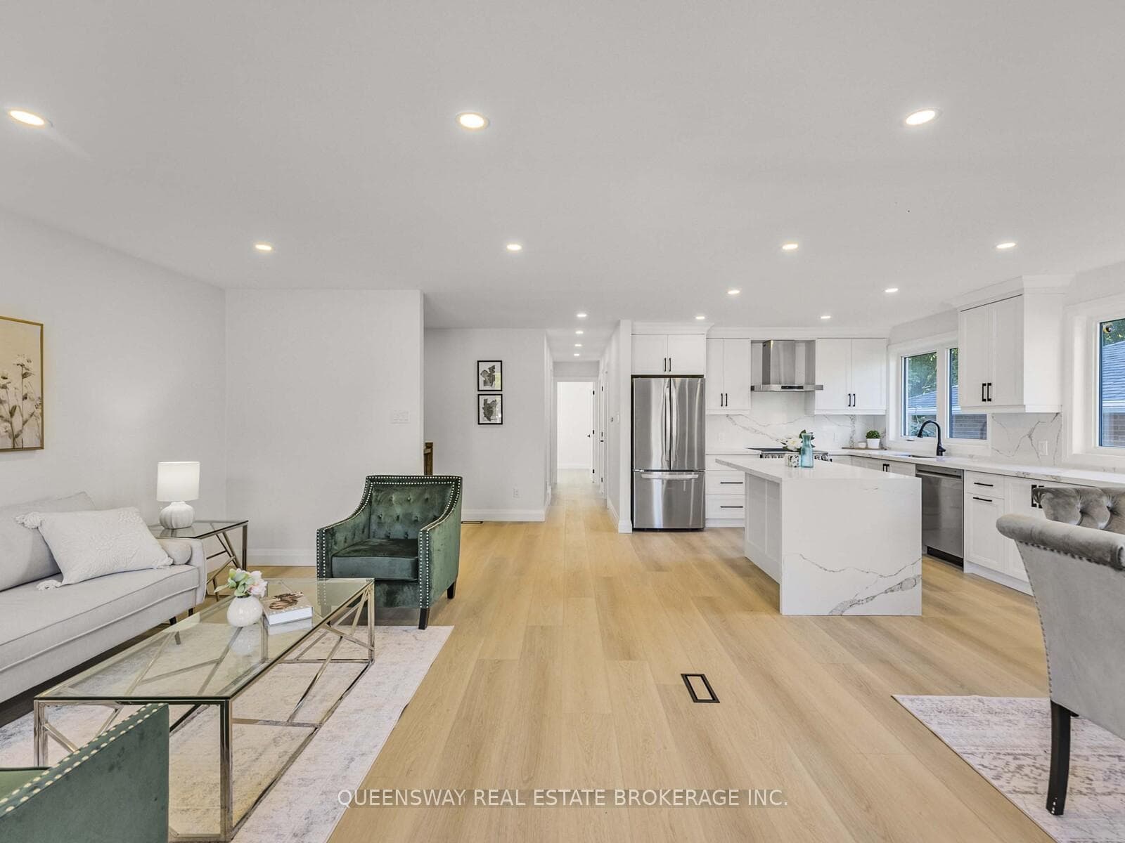 1128 Pinegrove Road photo 8
