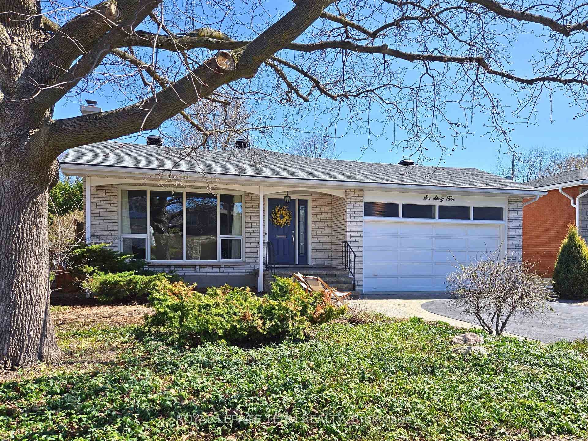 665 Golden Avenue photo 1