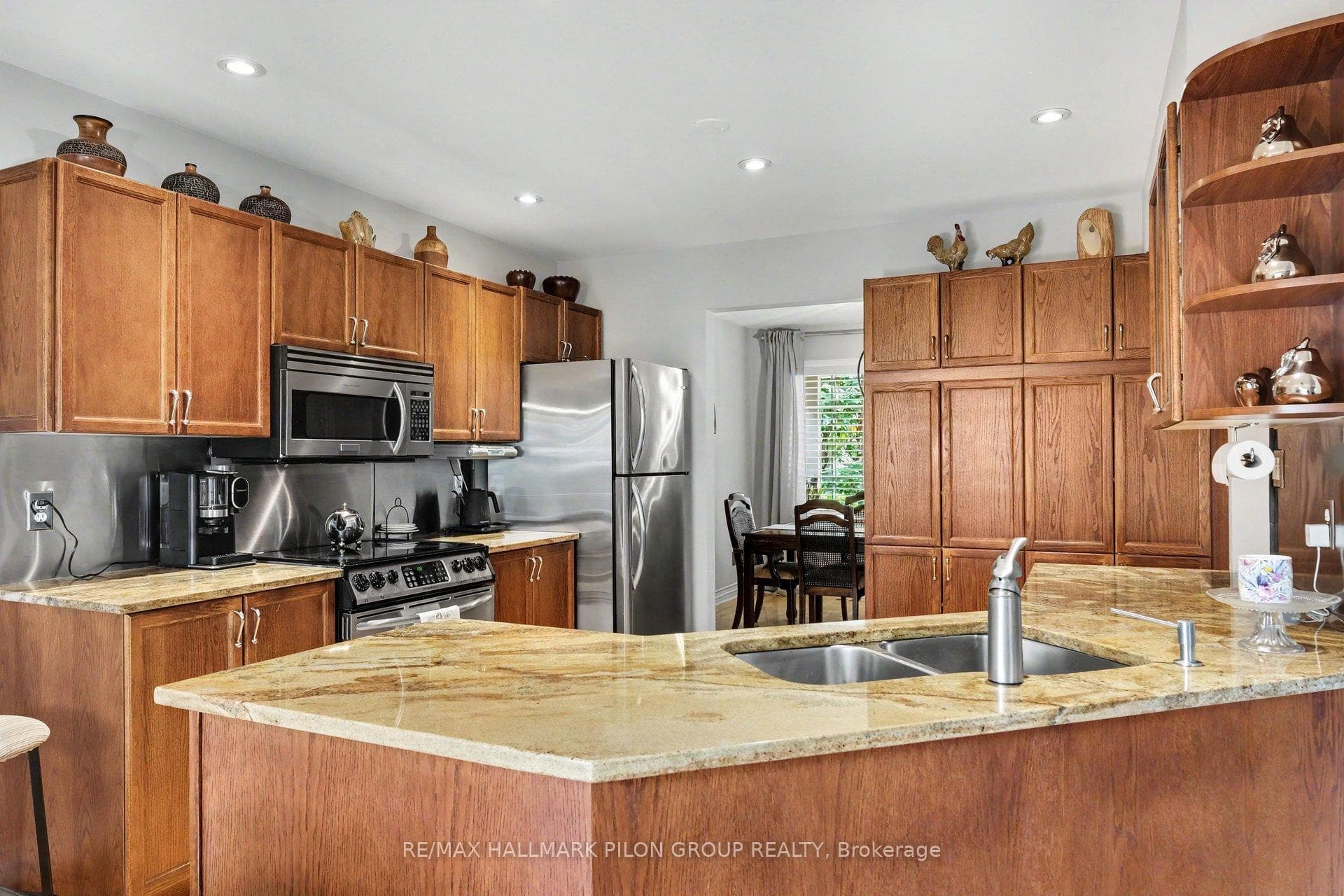 1466 Shawinigan Street photo 7