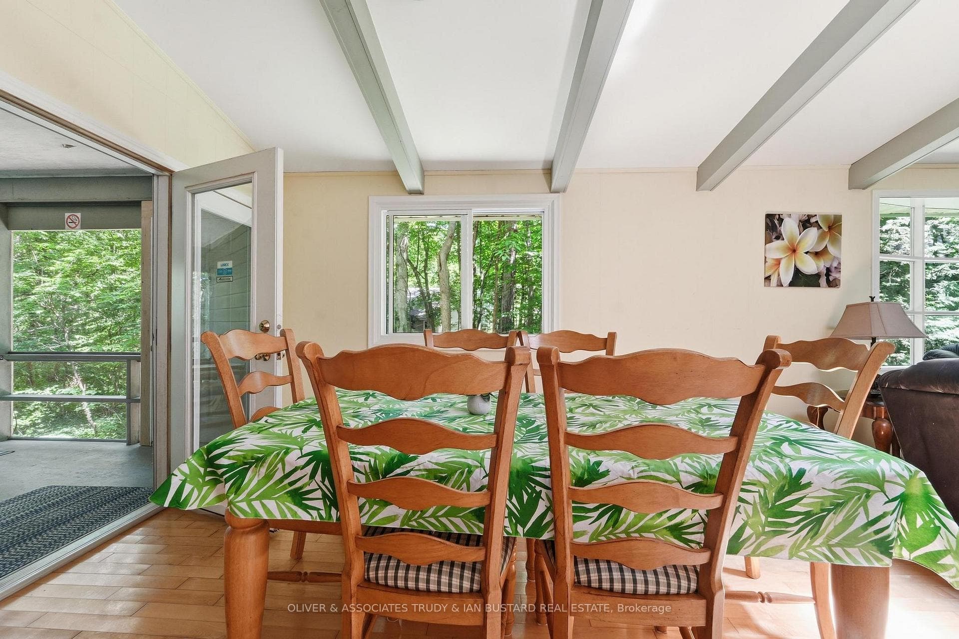 10294 Brewster Boulevard photo 16