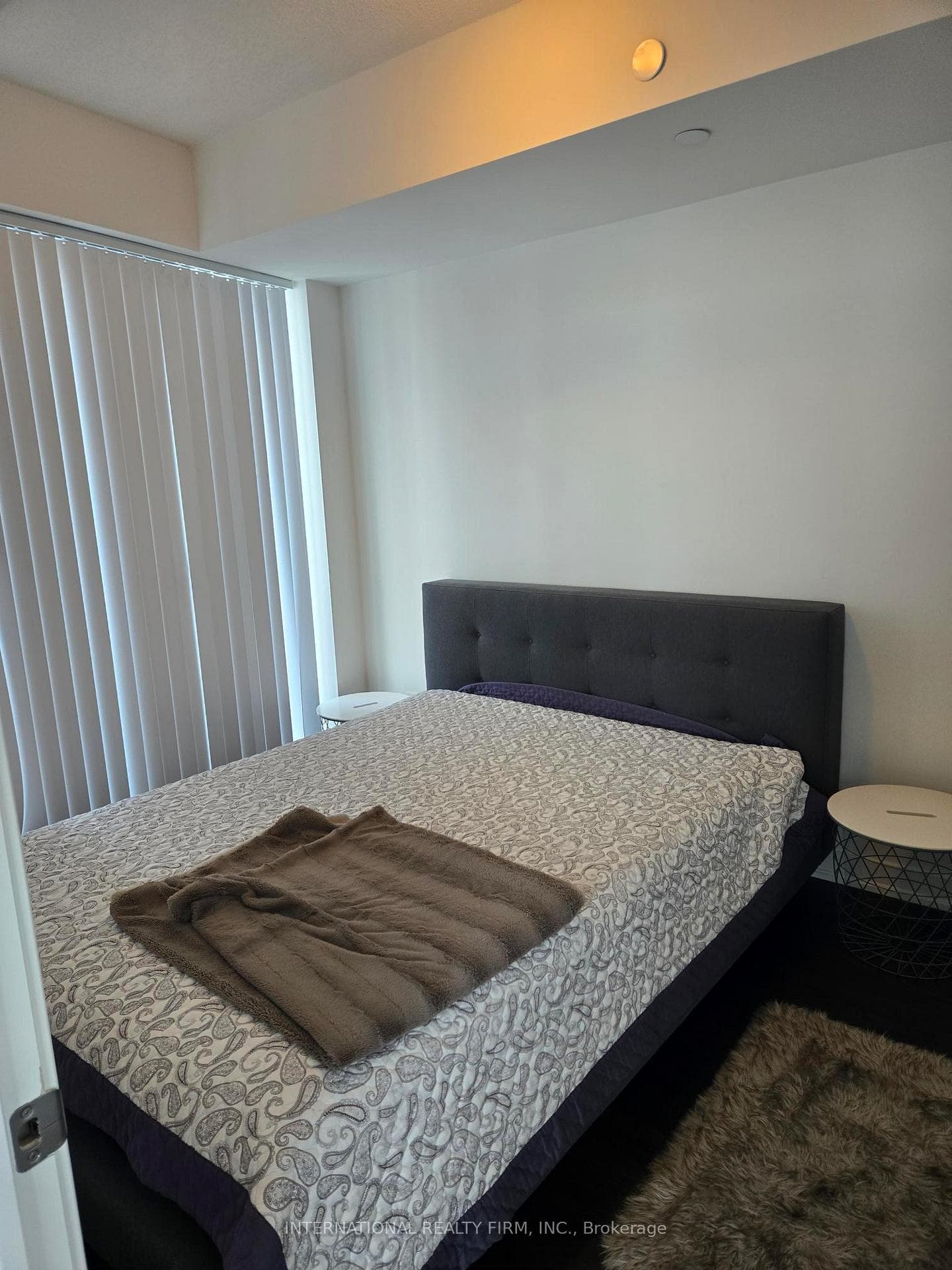 88 Harbour Street Unit 5702 photo 3