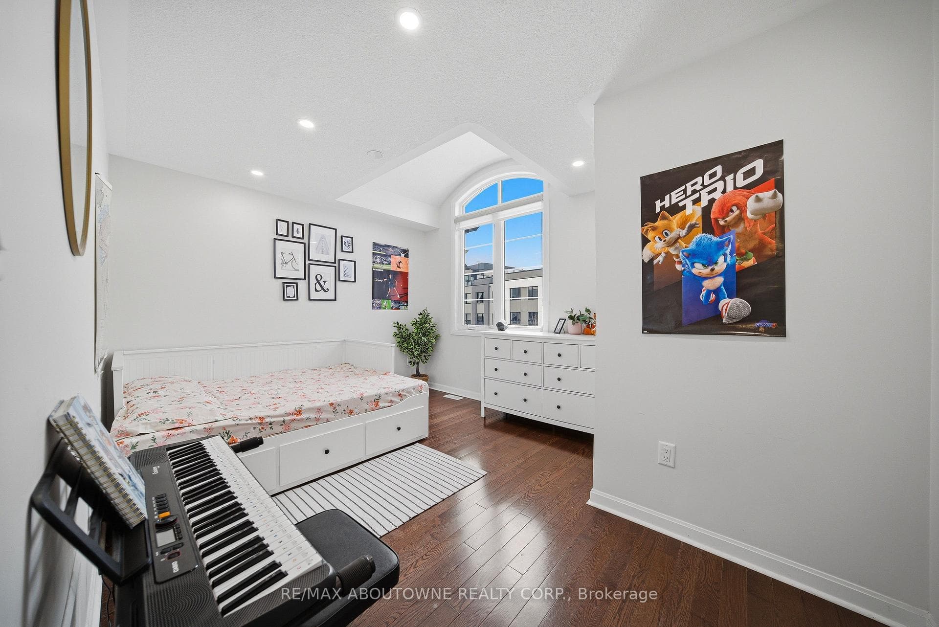 275 Ironside Drive Unit Upper photo 23