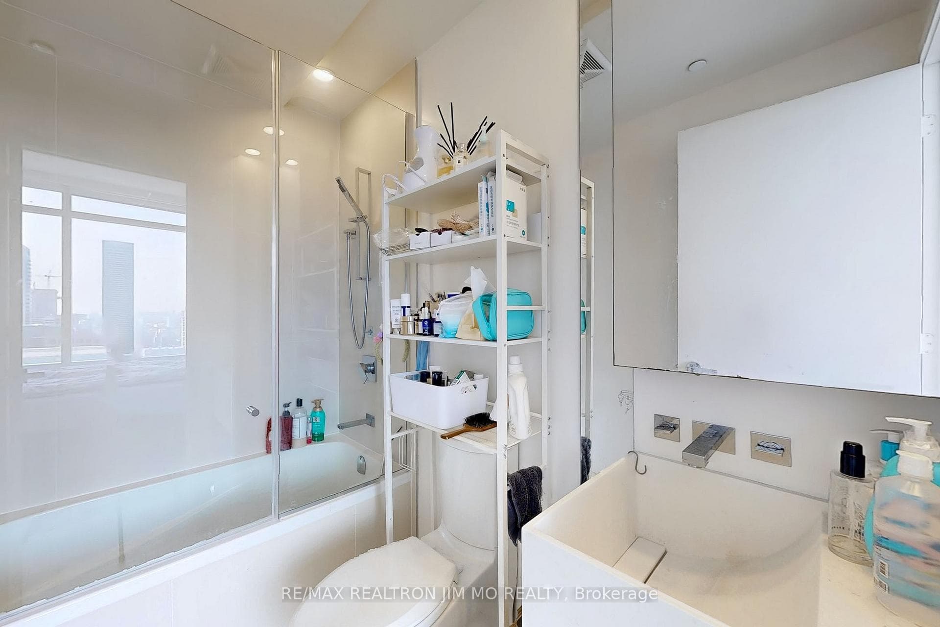1 Bloor Street Unit 2304 photo 13