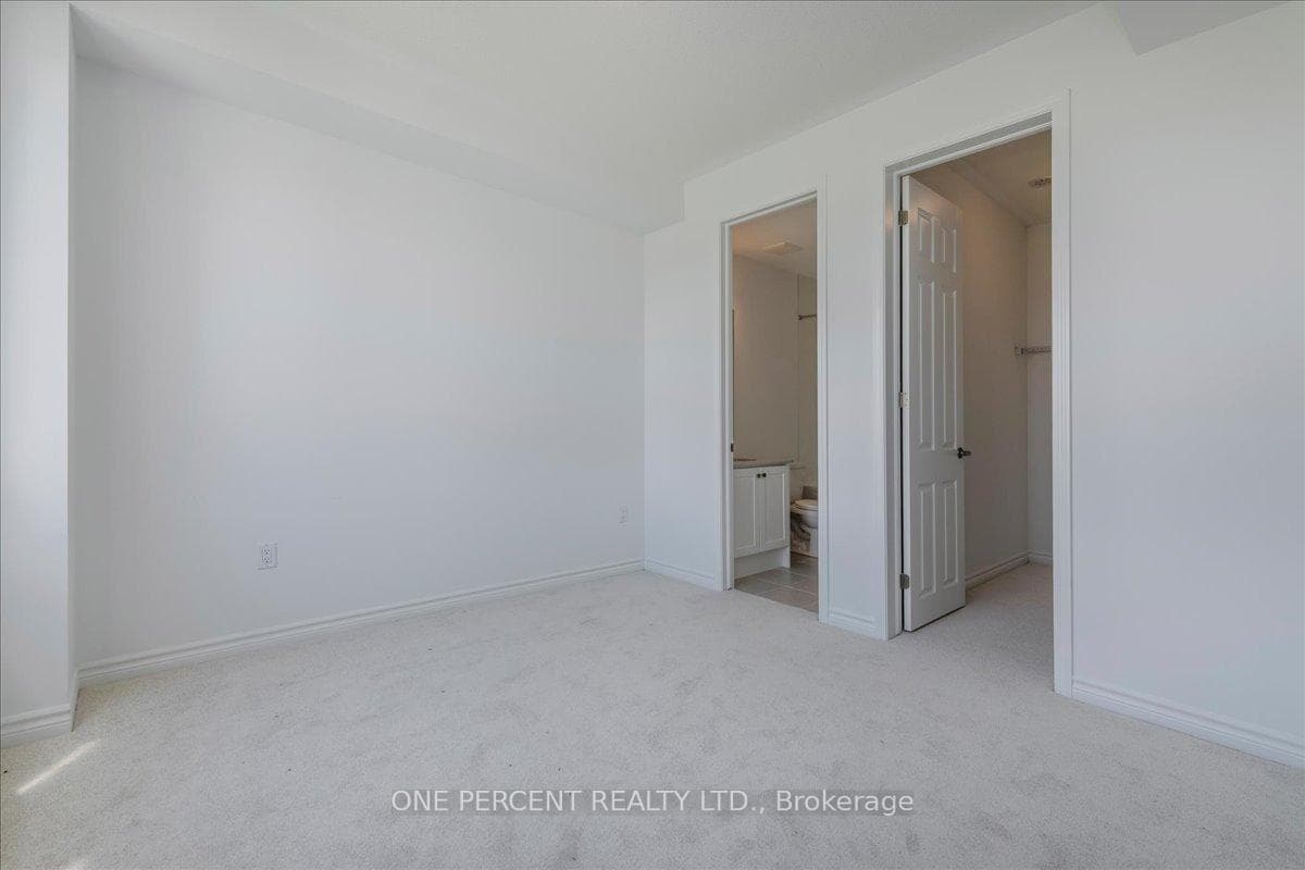 16 Pearen Lane photo 10