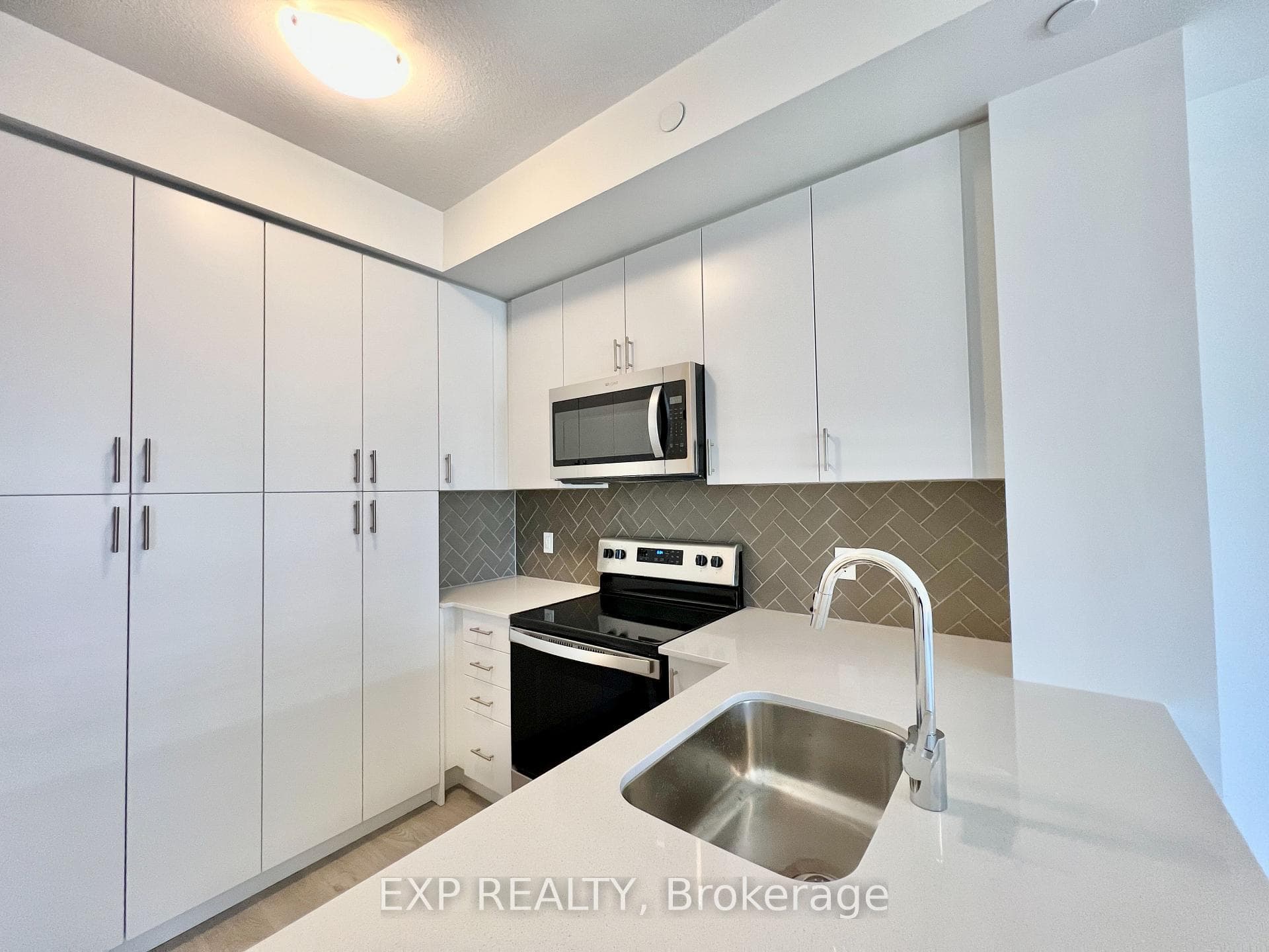 3200 William Coltson Avenue Unit 305 photo 9