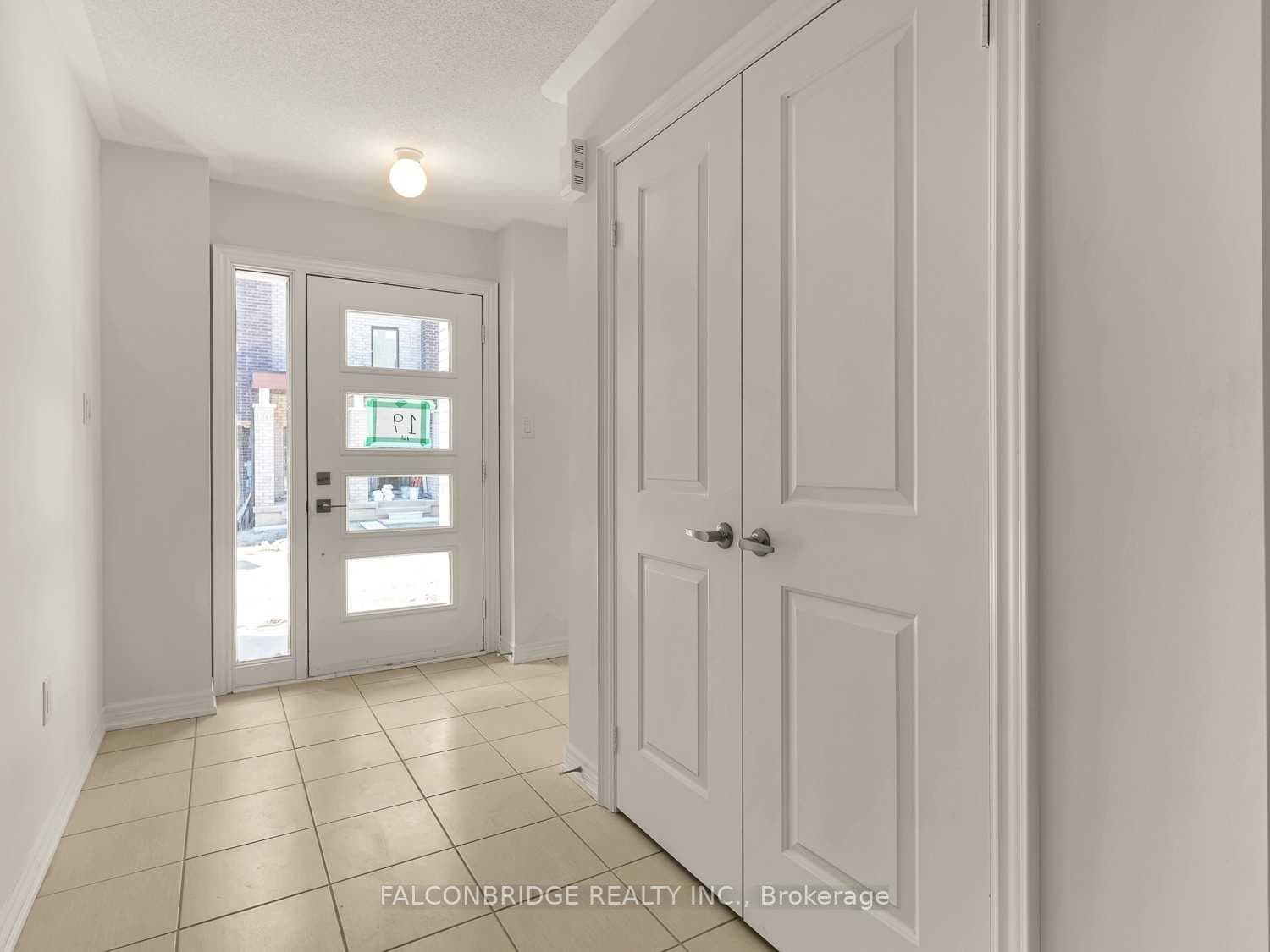 37 Queenpost Drive photo 4