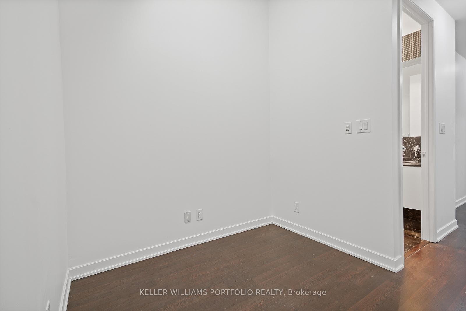 380 Macpherson Avenue Unit 434 photo 10