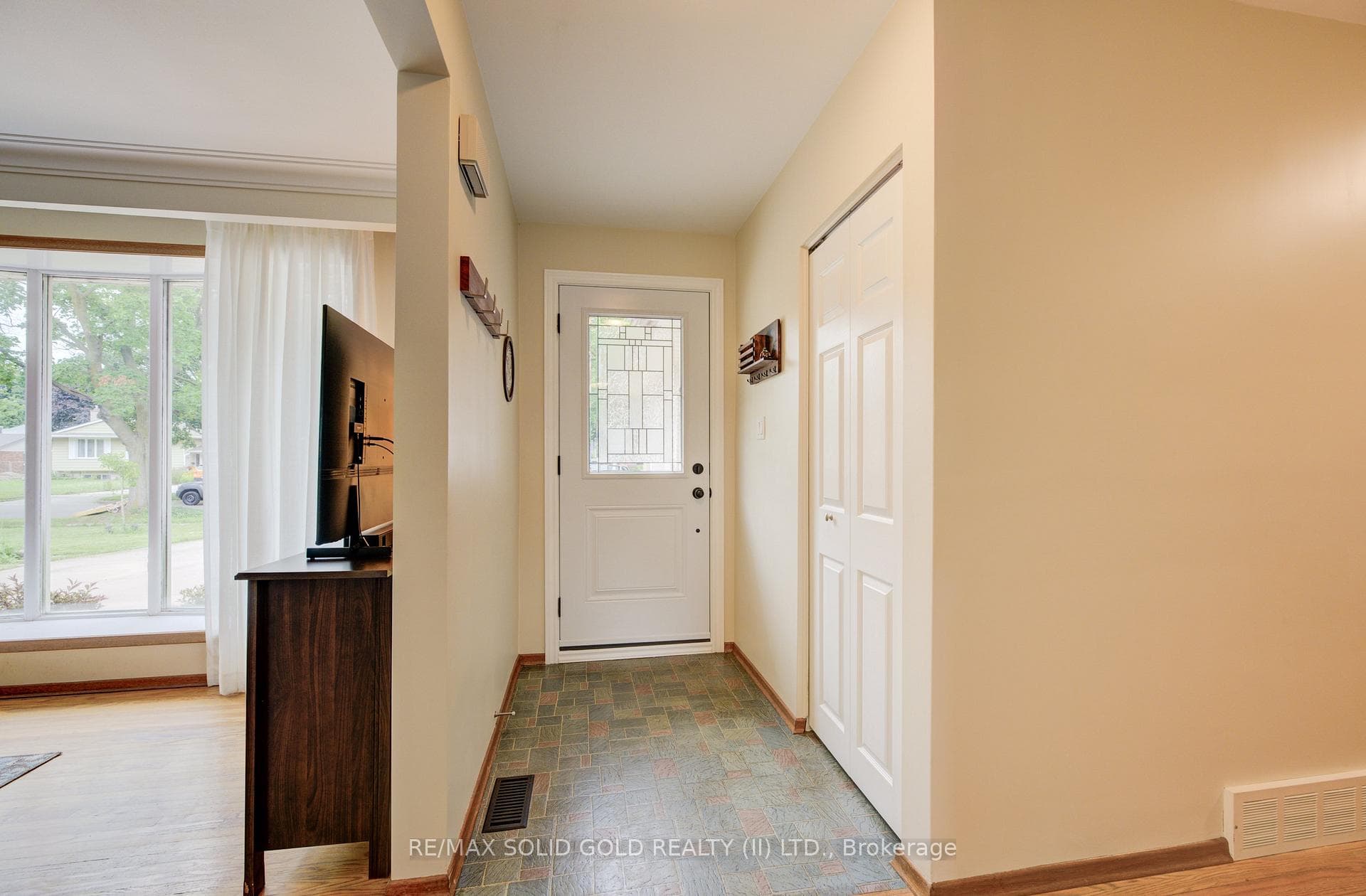73 Tupper Crescent photo 17