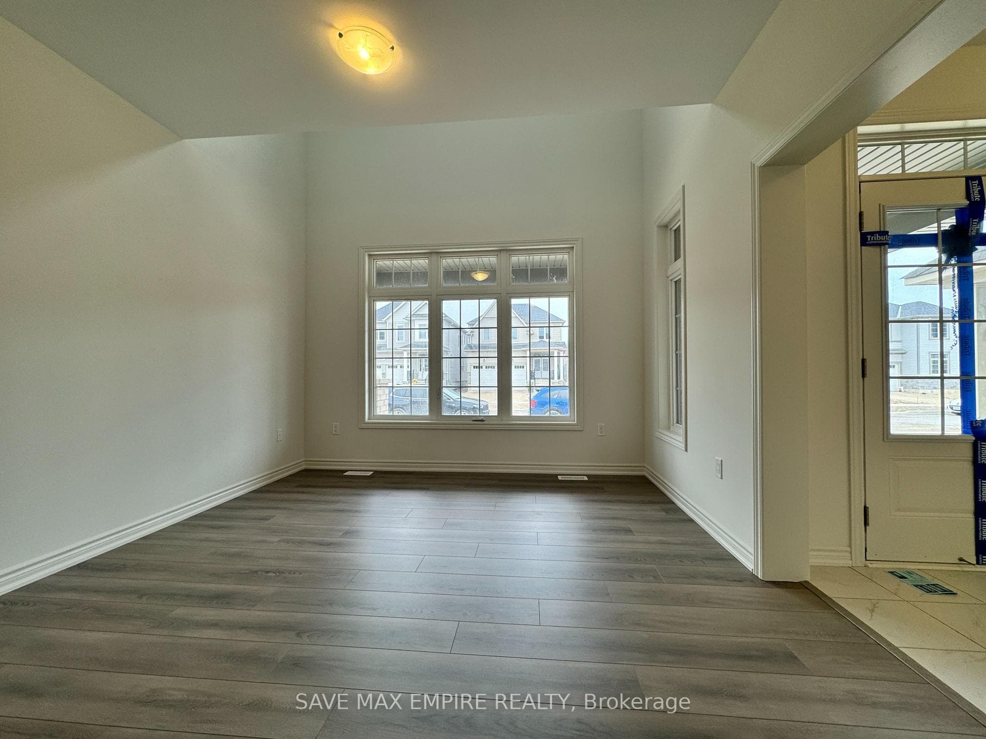 138 REA Drive photo 4