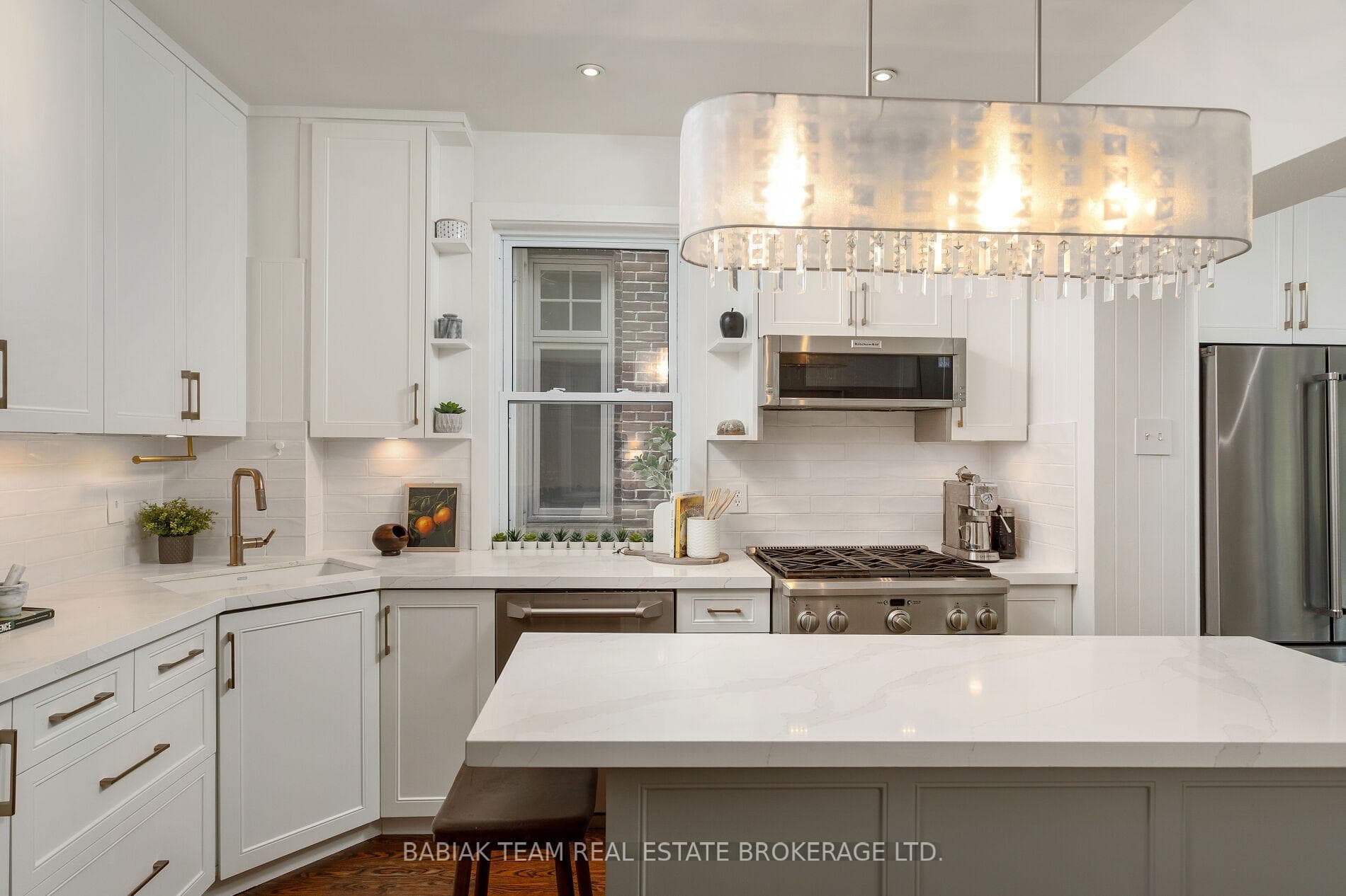 60 Hewitt Avenue photo 12