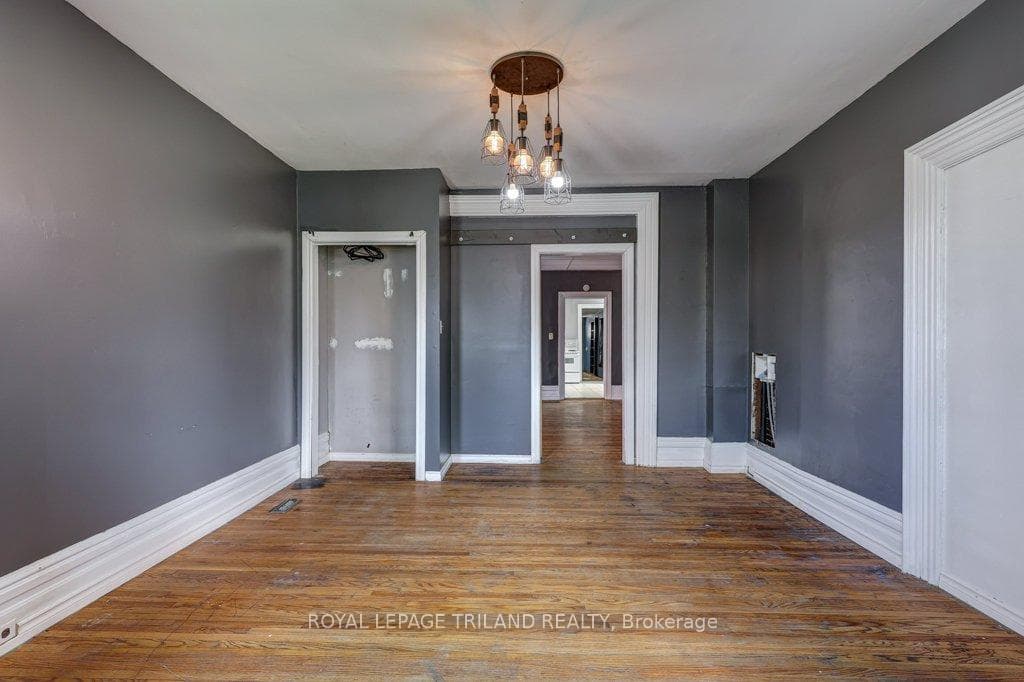 95 Wellington Street photo 38