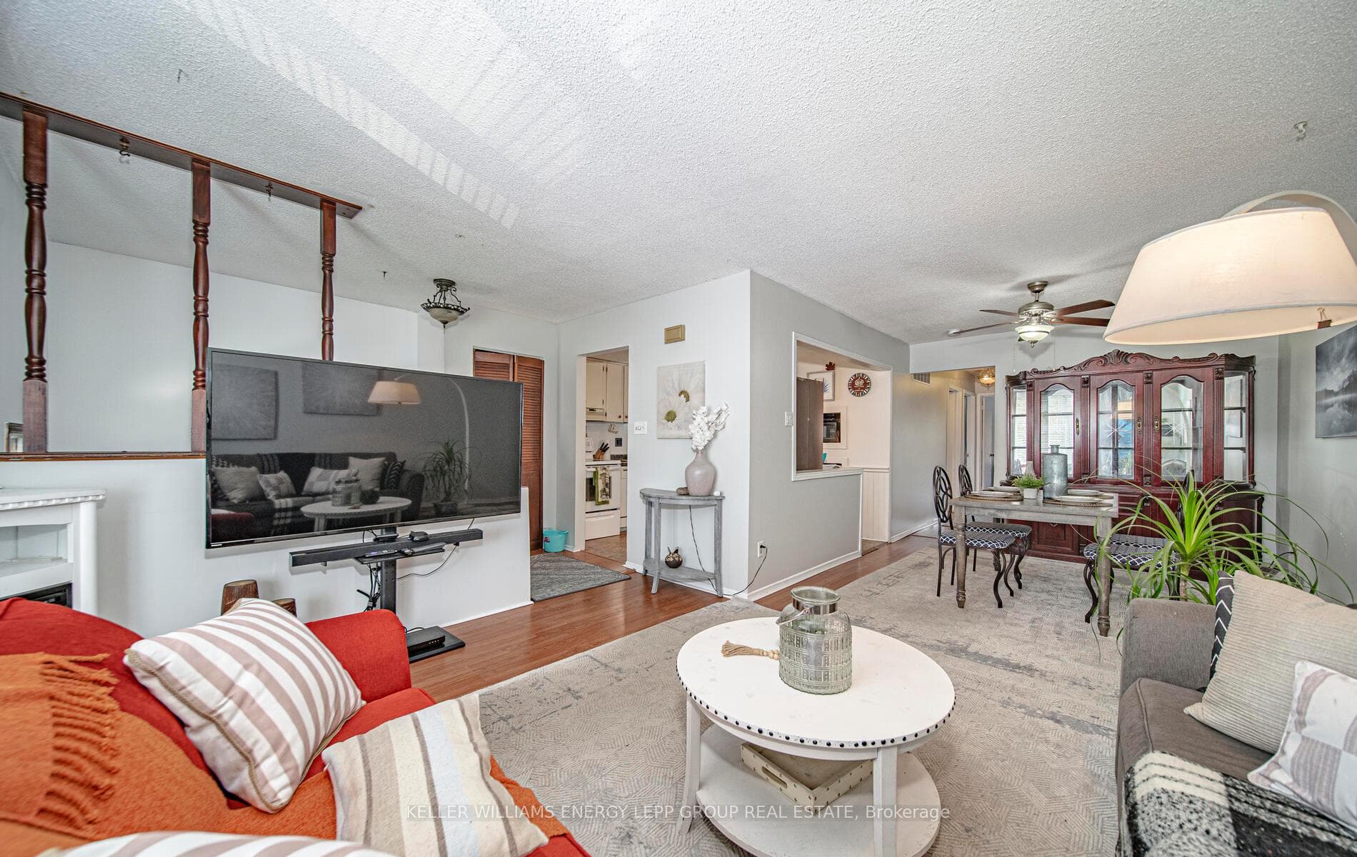 1267 Northmount Street photo 8