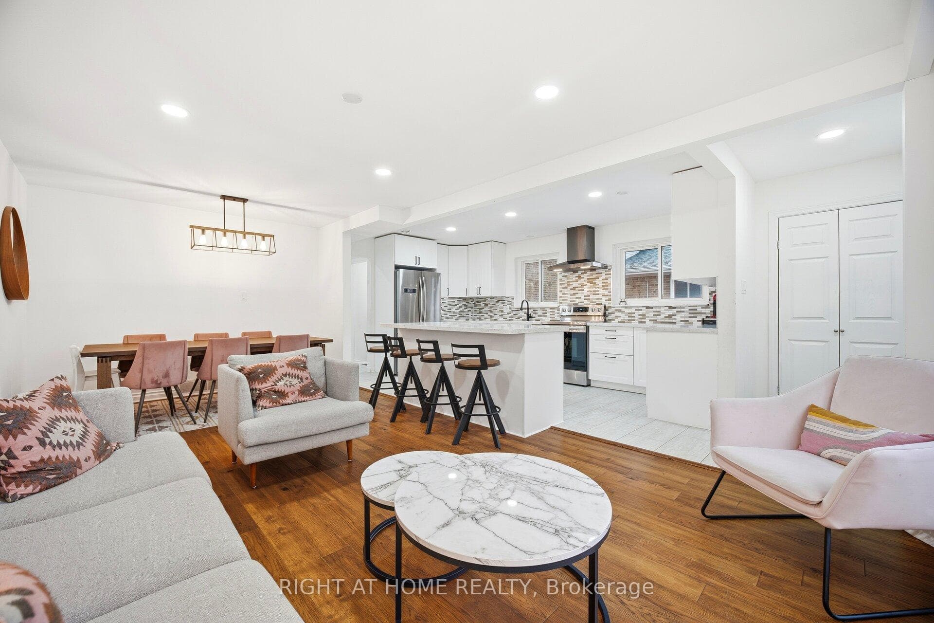 423 Melores Drive photo 11
