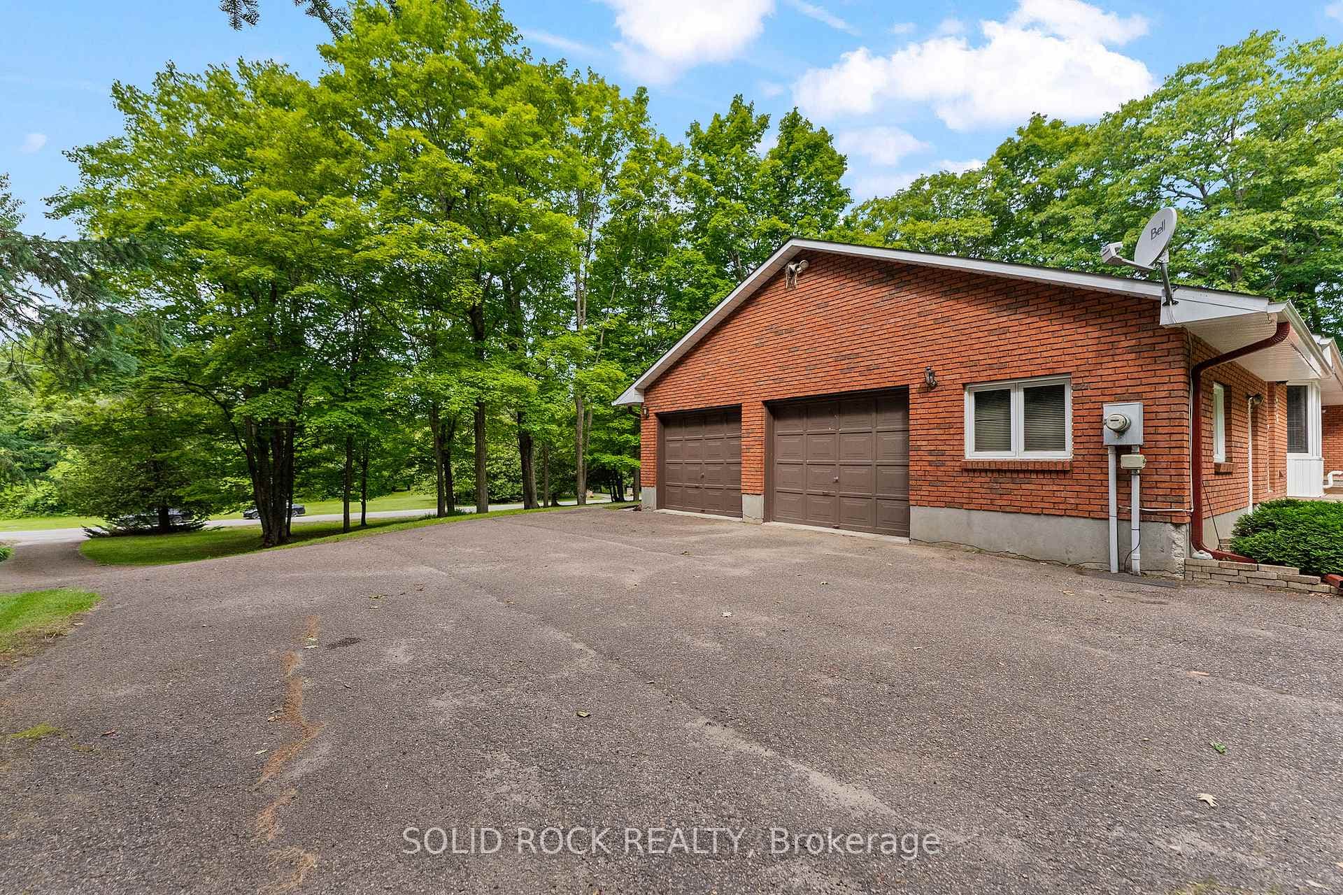 89 Woodridge Court photo 3