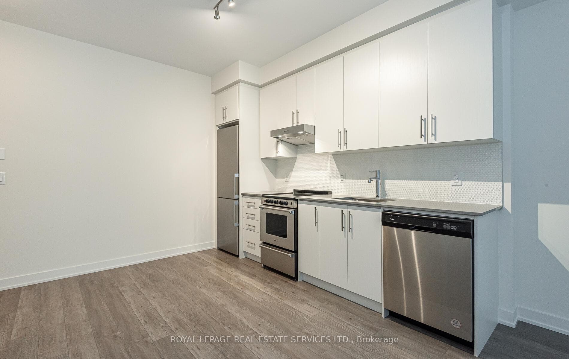 212 King William Street Unit 708 photo 9