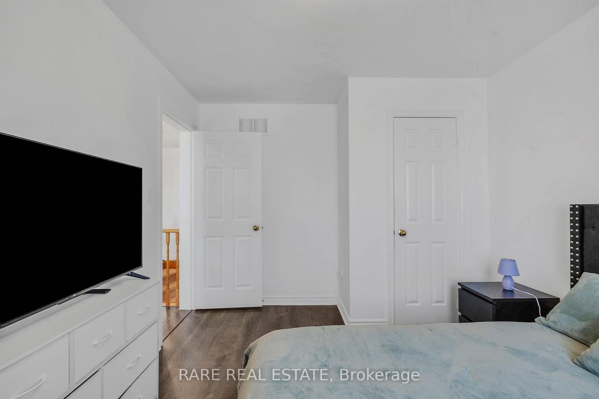 2104 OSBOND Road photo 35