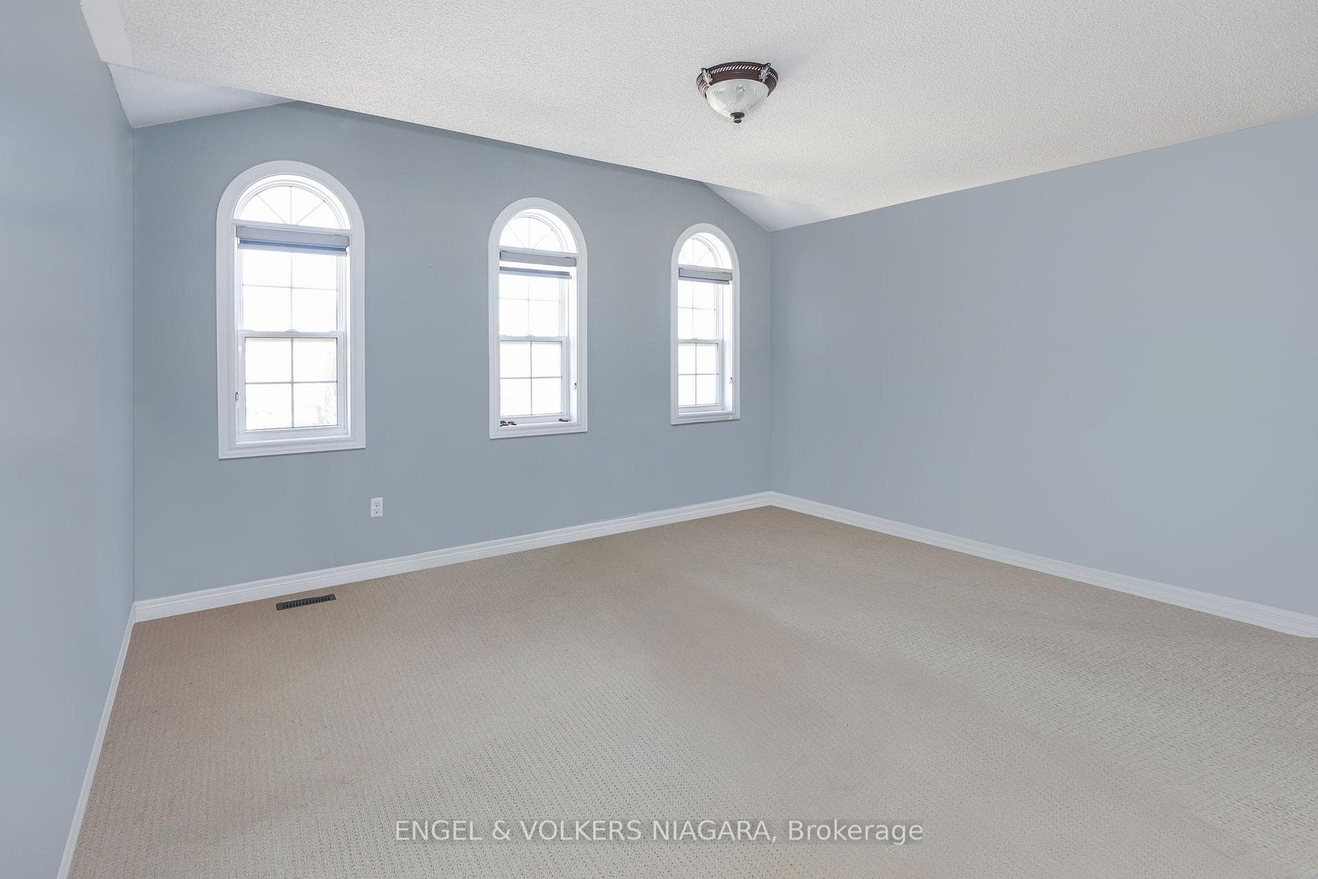 159 Wright Crescent photo 26