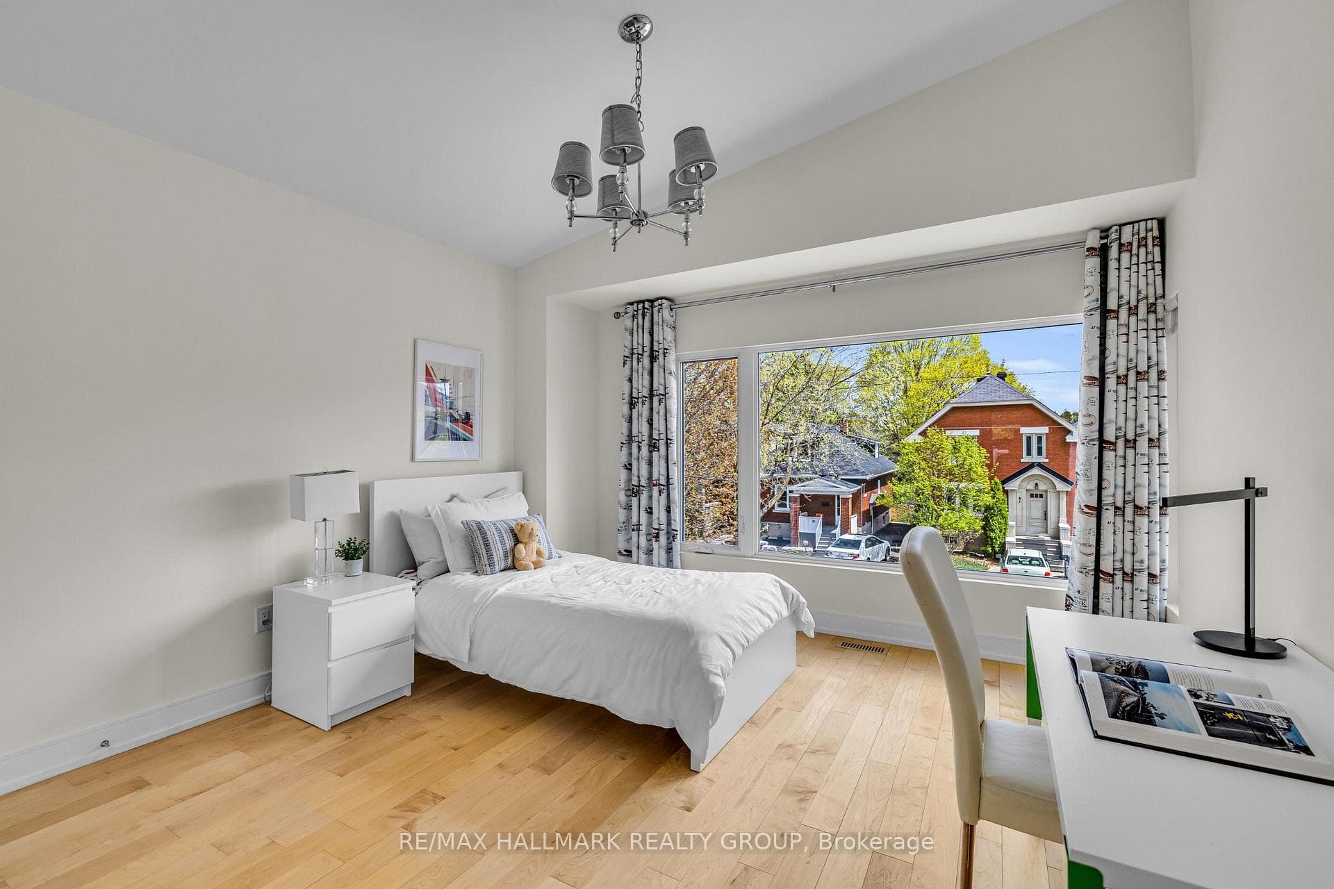 92 Grange Avenue photo 24