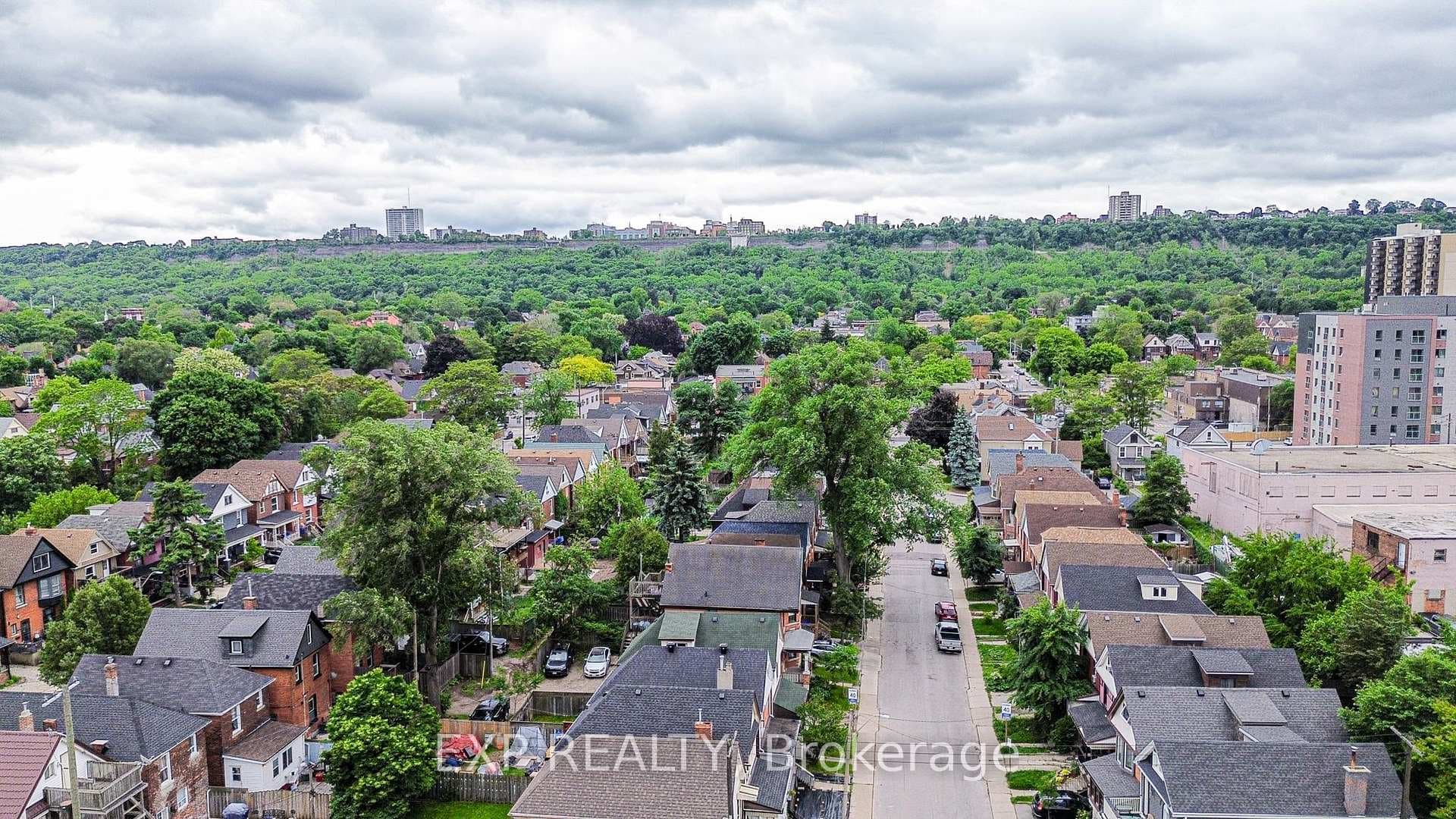 579 Wilson Street photo 30