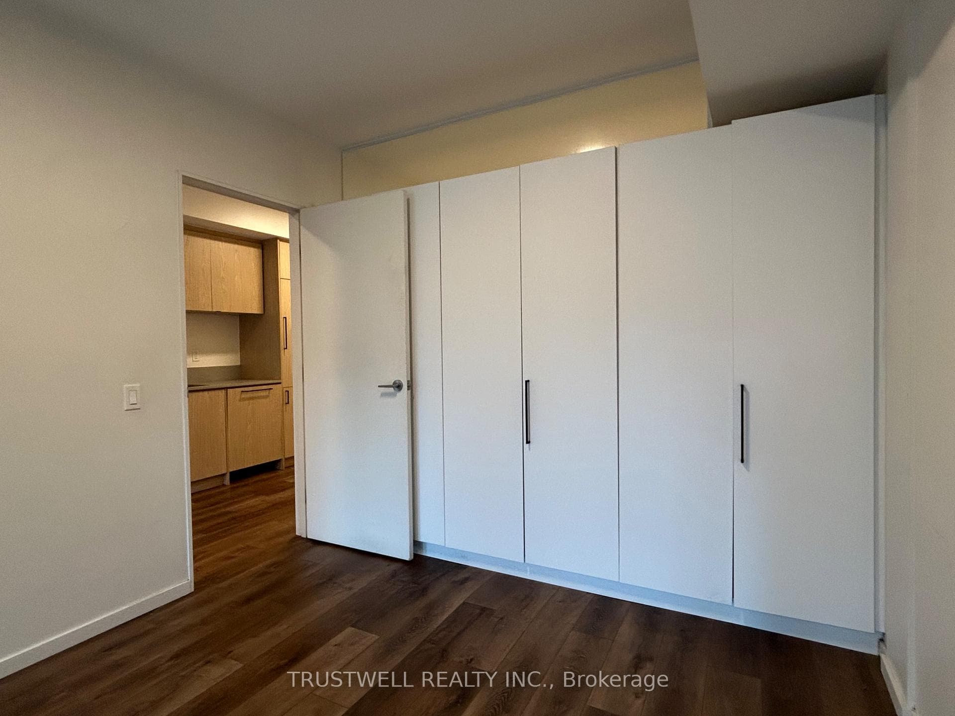 377 Broadview Avenue Unit 201 photo 10